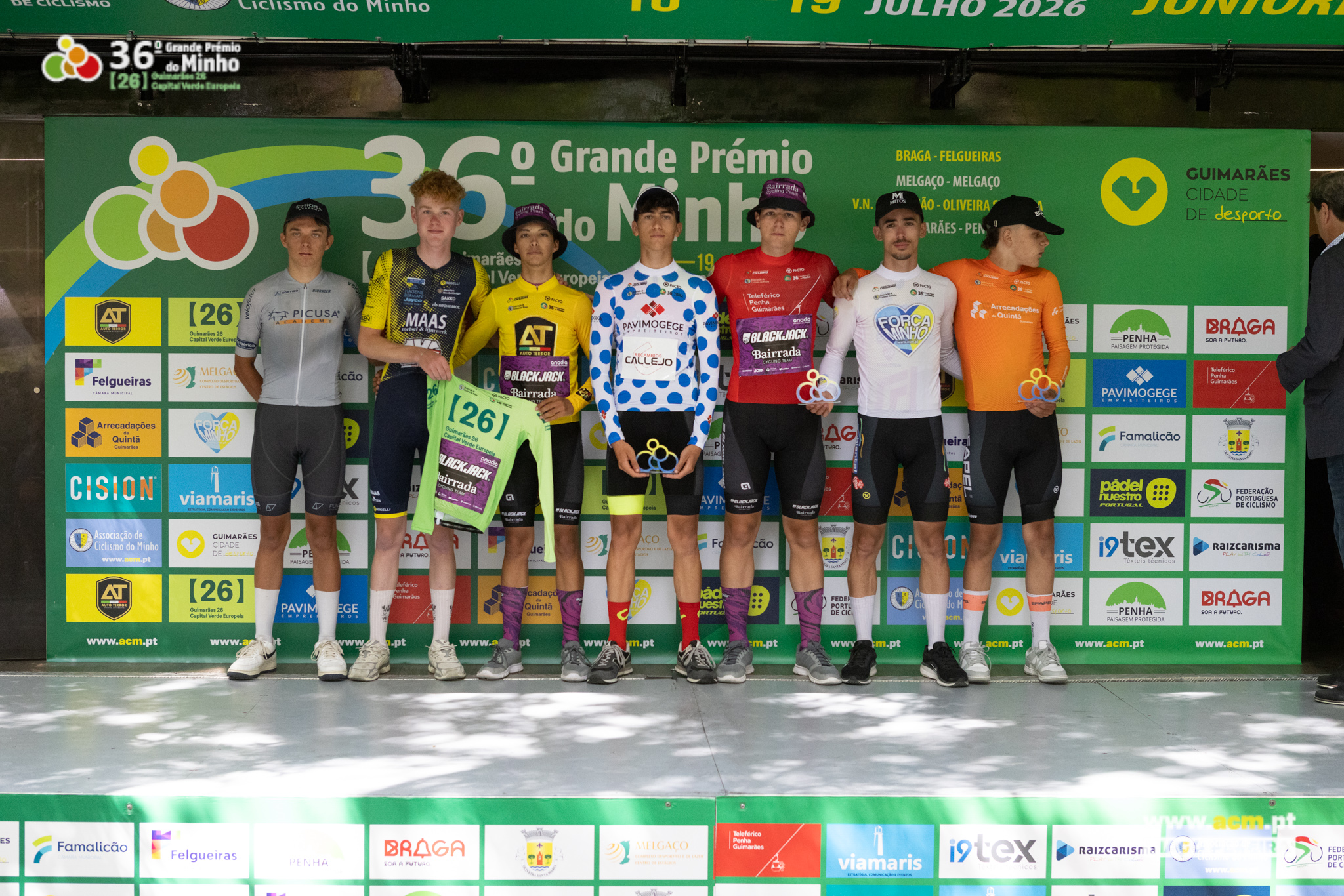 O pódio final com Benjamin Fourie, Sjoerd Spanjaard, Guilherme Santos, Samuel Allen, Gustavo Oliveira, Simão Pedrosa e Francisco Cardoso