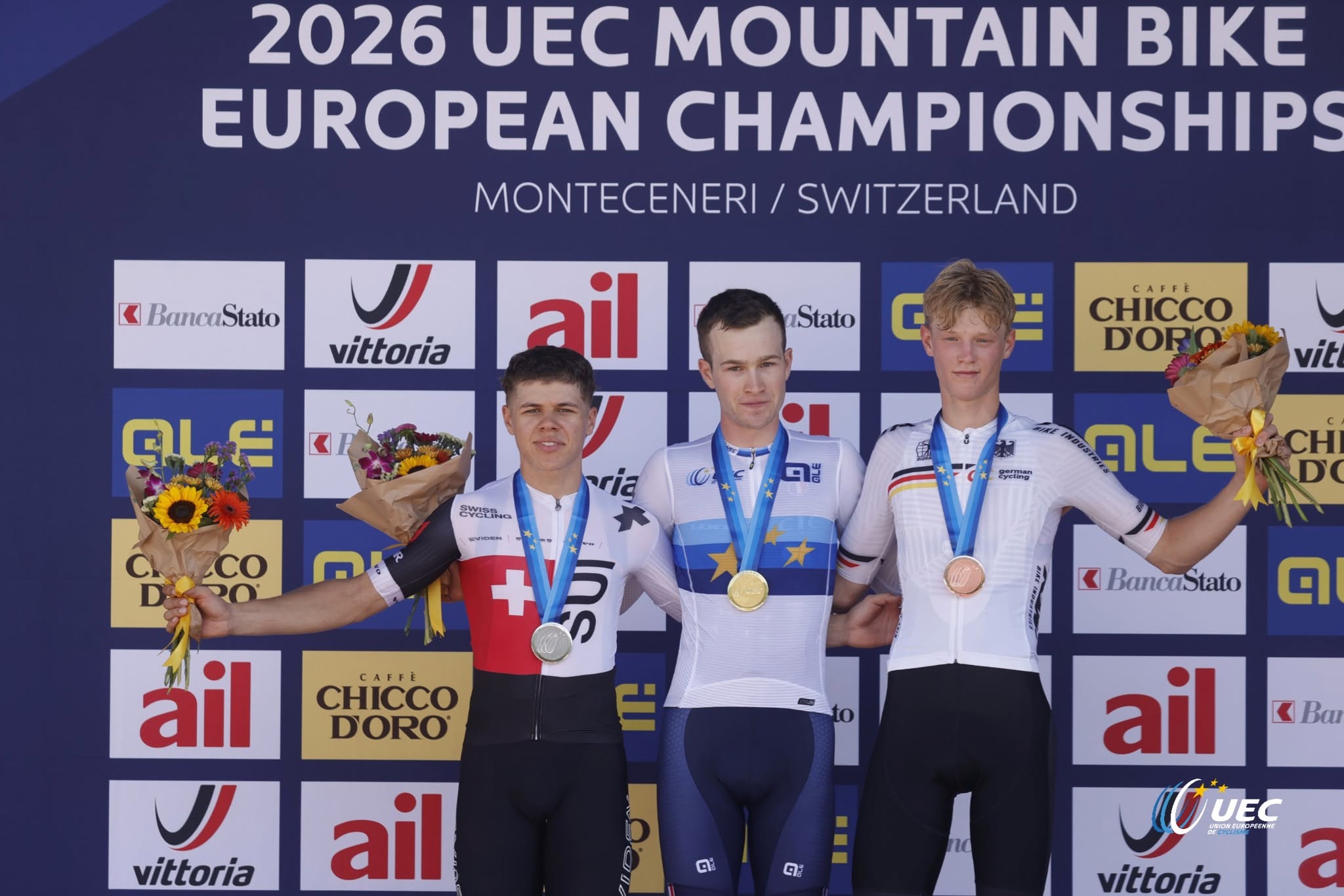 O pódio dos juniores masculinos com Marwan Barhoumi, Noa Filippi e Elias Huckmann
