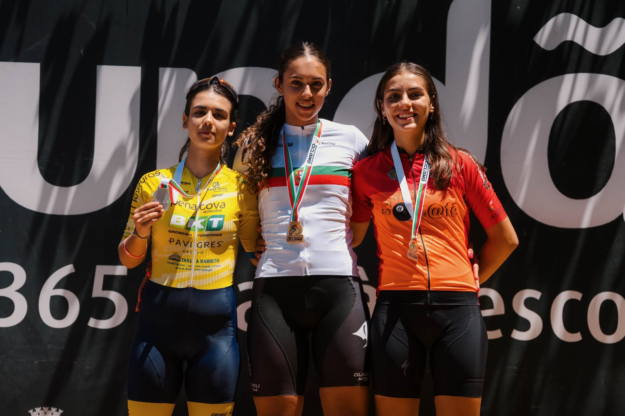 O pódio das juniores femininas com Maria Oliveira, Maria Coimbra e Bárbara Santos