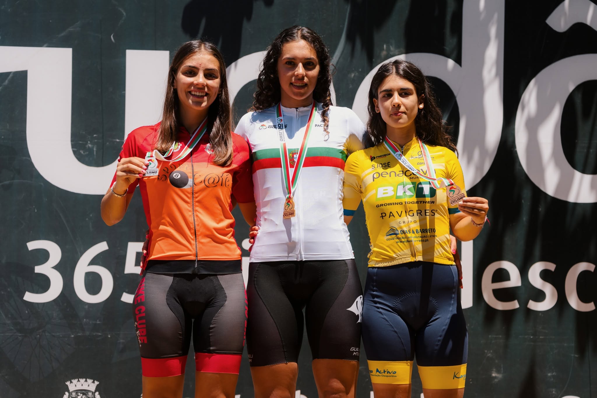 O pódio das juniores femininas com Bárbara Santos, Maria Coimbra e Maria Oliveira