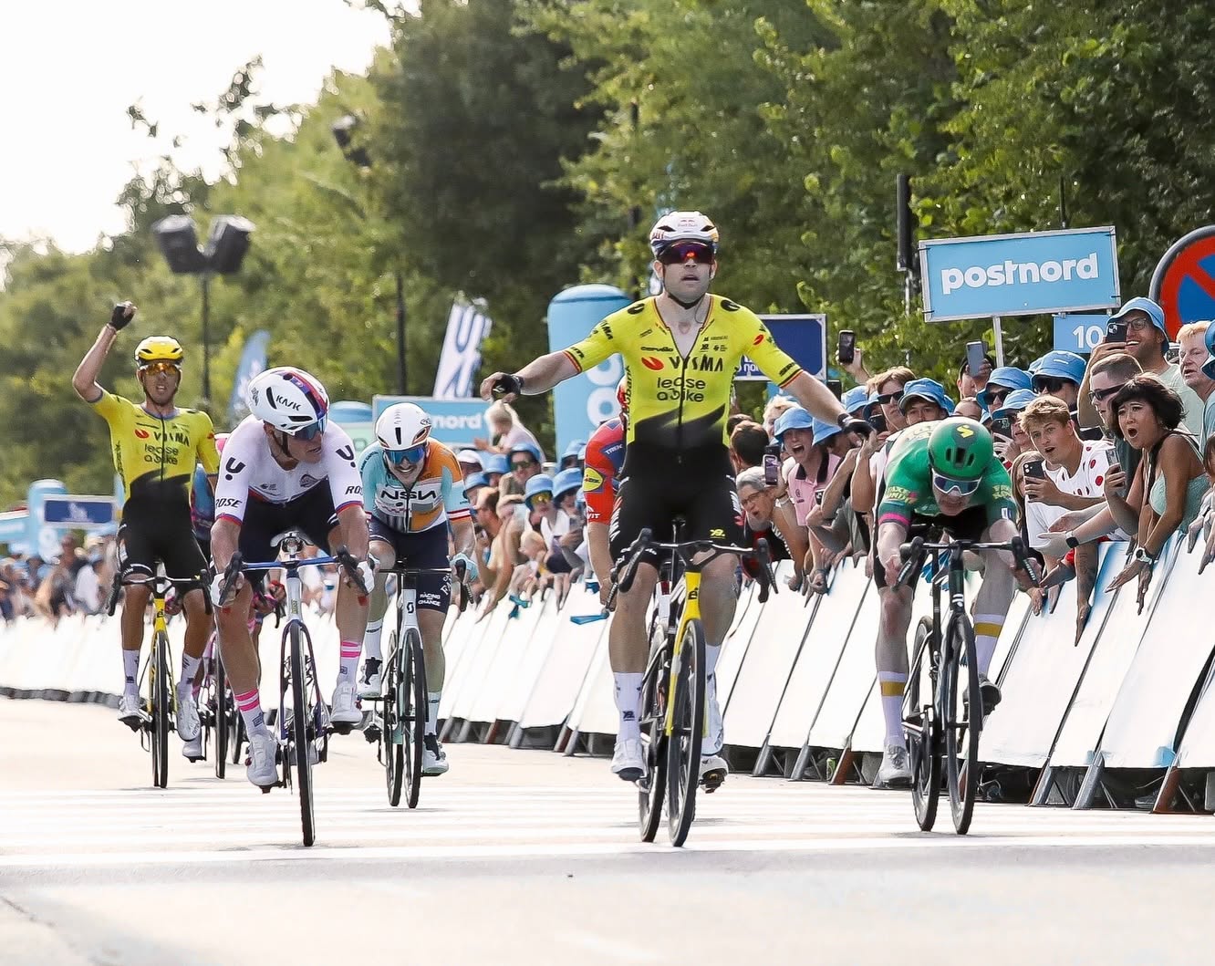 Wout van Aert regressa com vitória na etapa 1 do PostNord Tour of Denmark!