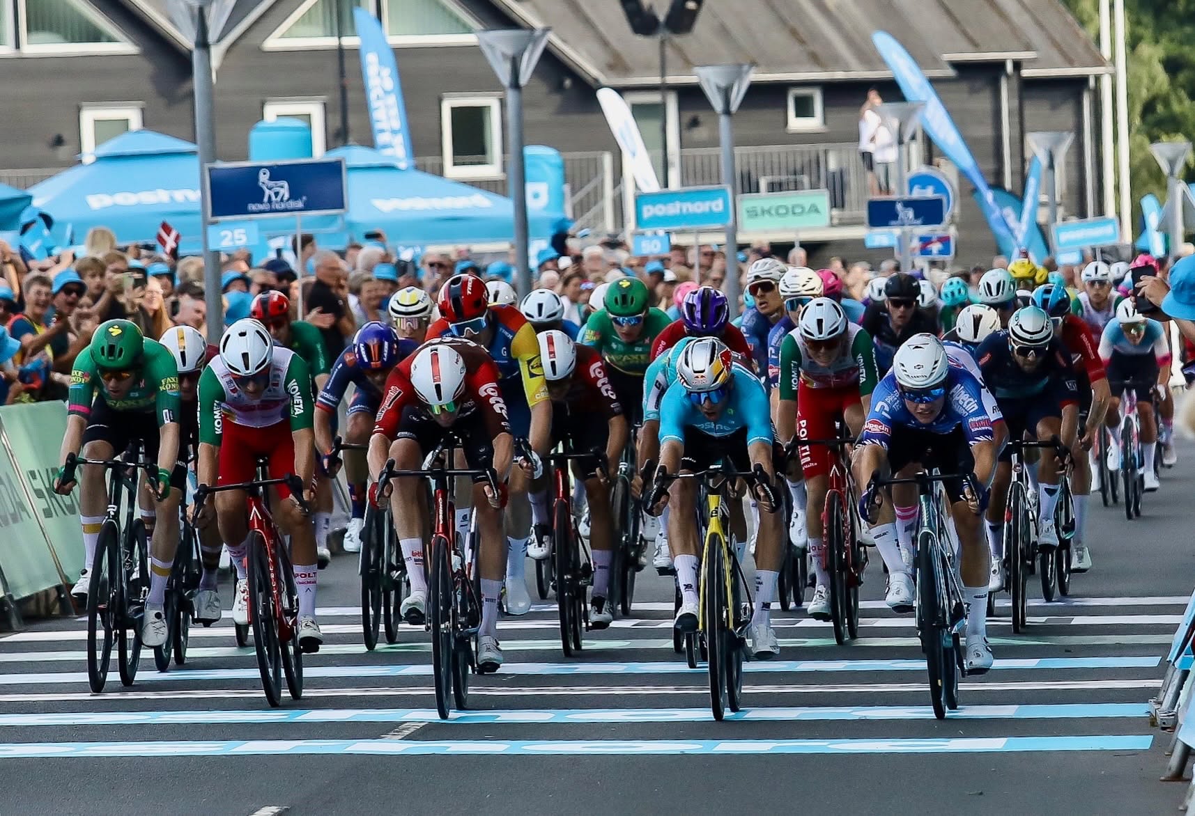 Wout van Aert bisa na etapa 2 do PostNord Tour of Denmark num final decidido no photofinsh!