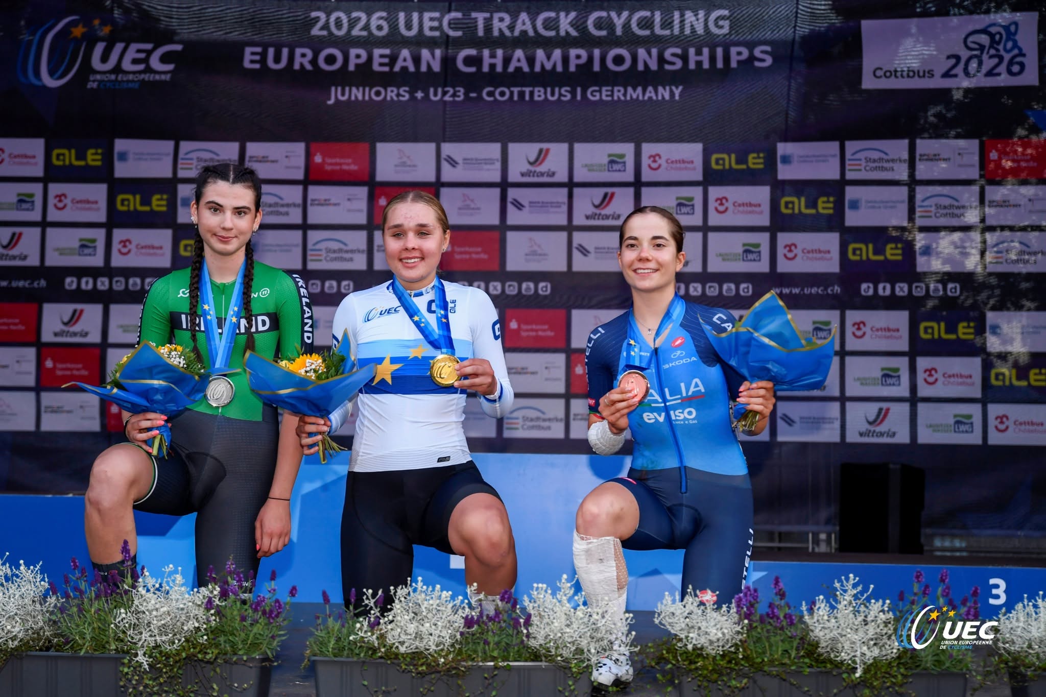O pódio do Omnium das sub-23 femininas com Emer Heverin, Angelina Novolodskaya e Matilde Rossignoli