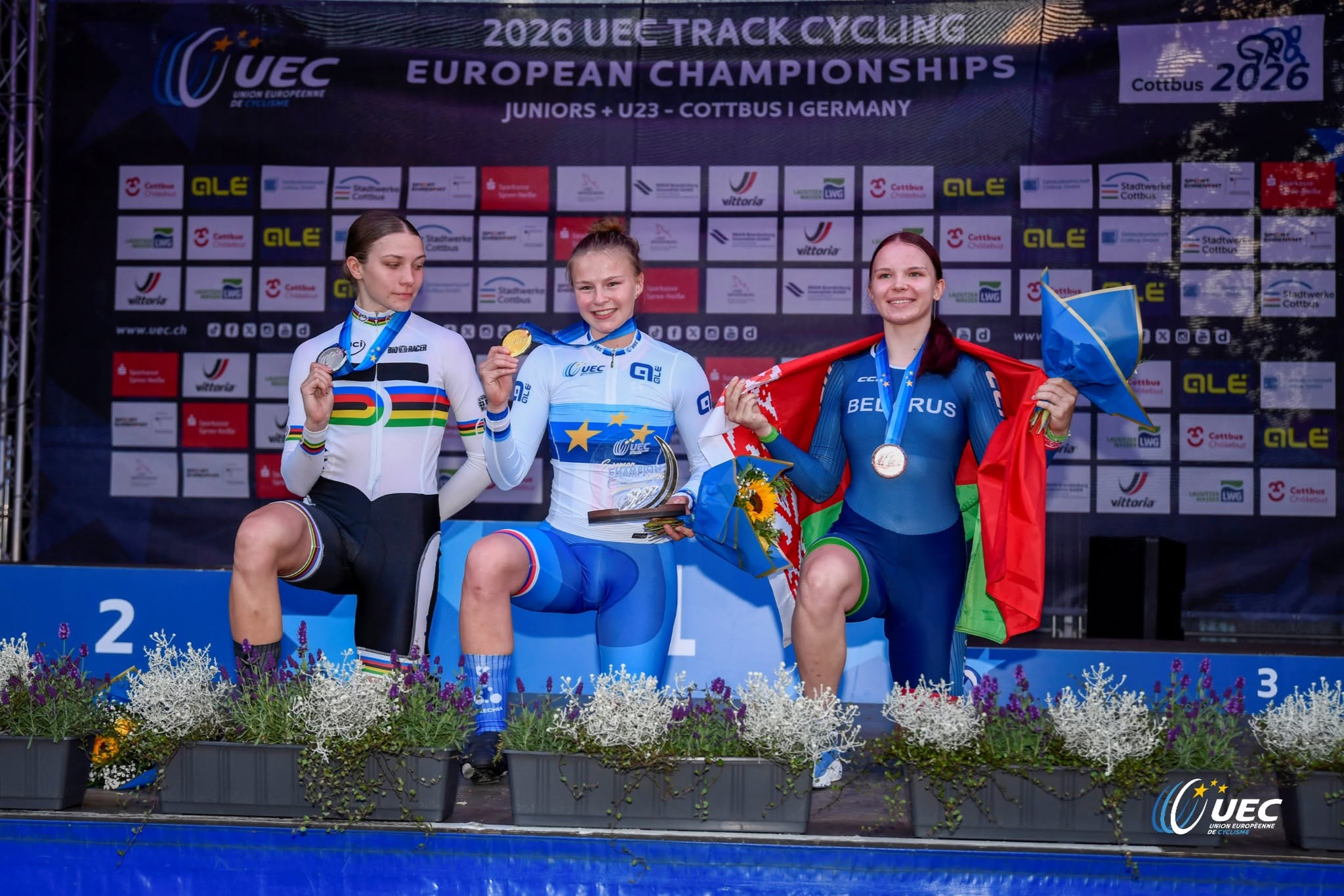 O pódio do Sprint das juniores femininas com Veronika Solozobova, Emilie Jarosova e Angelina Shastak