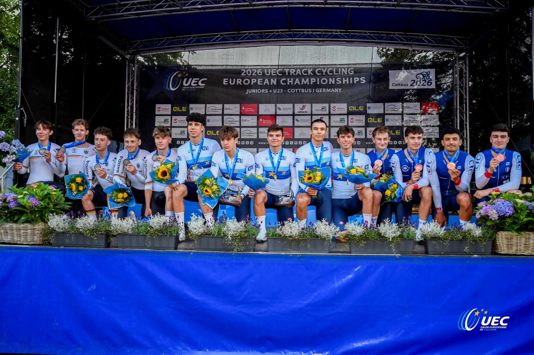 O pódio da Perseguição Coletivo dos Sub-23 masculinos com Alemanha, Itália e França