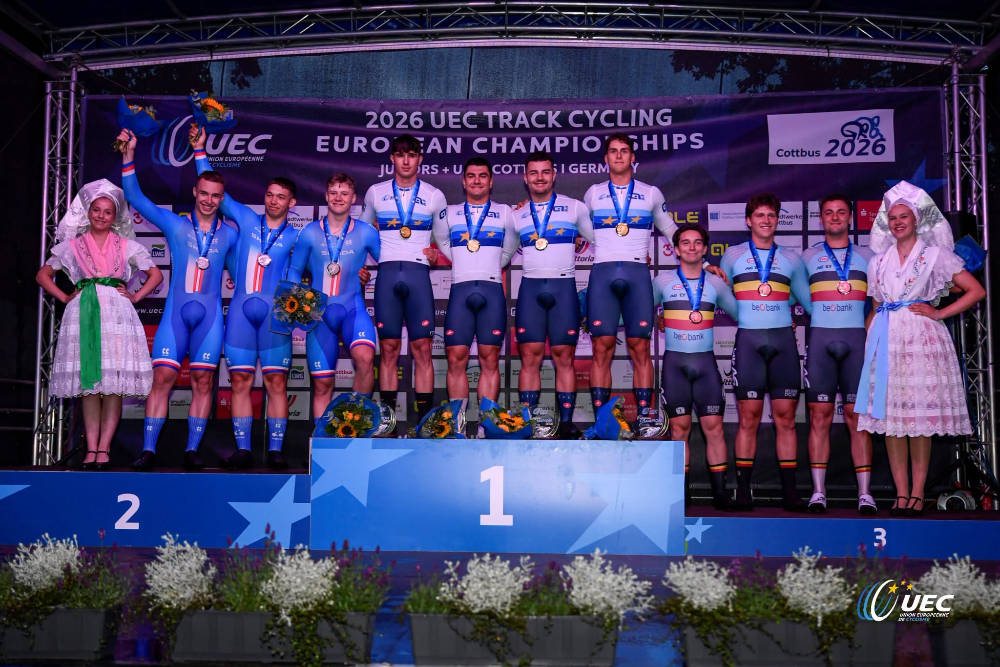 O pódio do Sprint Coletivo dos Sub-23 masculinos com Chéquia, Itália e Bélgica