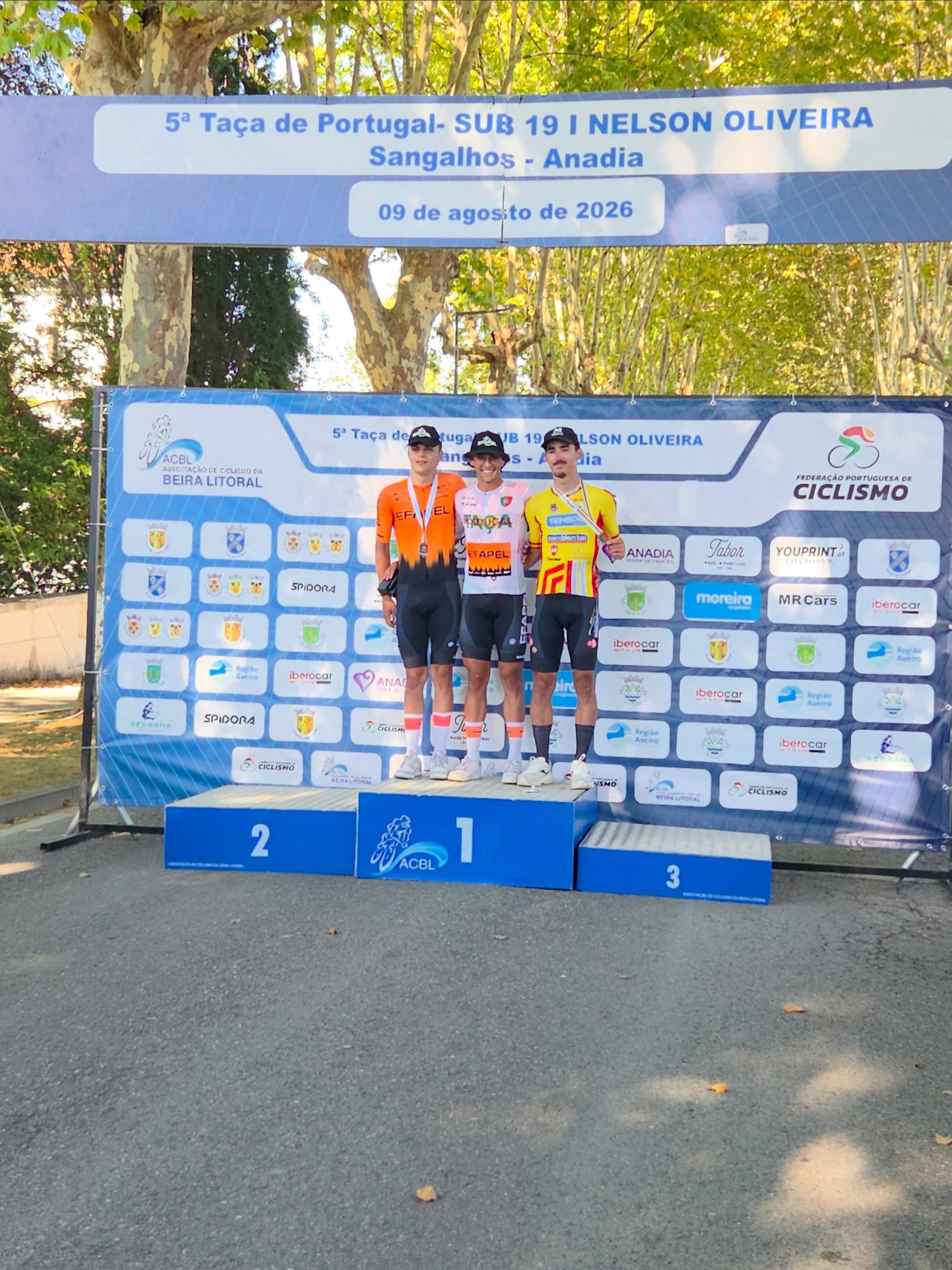 O pódio final da Taça de Portugal de Juniores com Francisco Cardoso, Rodrigo Jesus e Simão Pedrosa (Foto: Efapel Cycling)