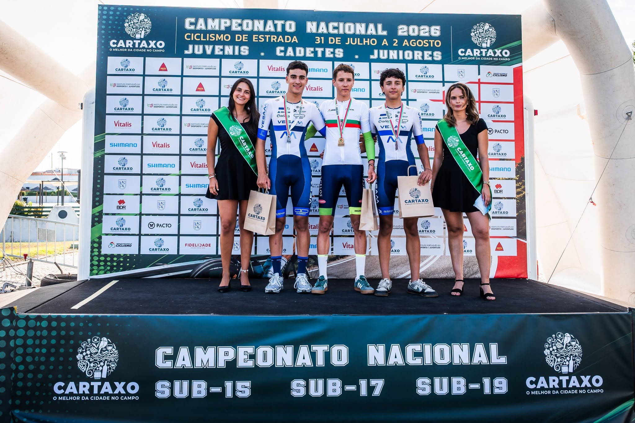 O pódio dos cadetes masculinos com Bruno Nogueira, José Gomes e Gabriel Varela