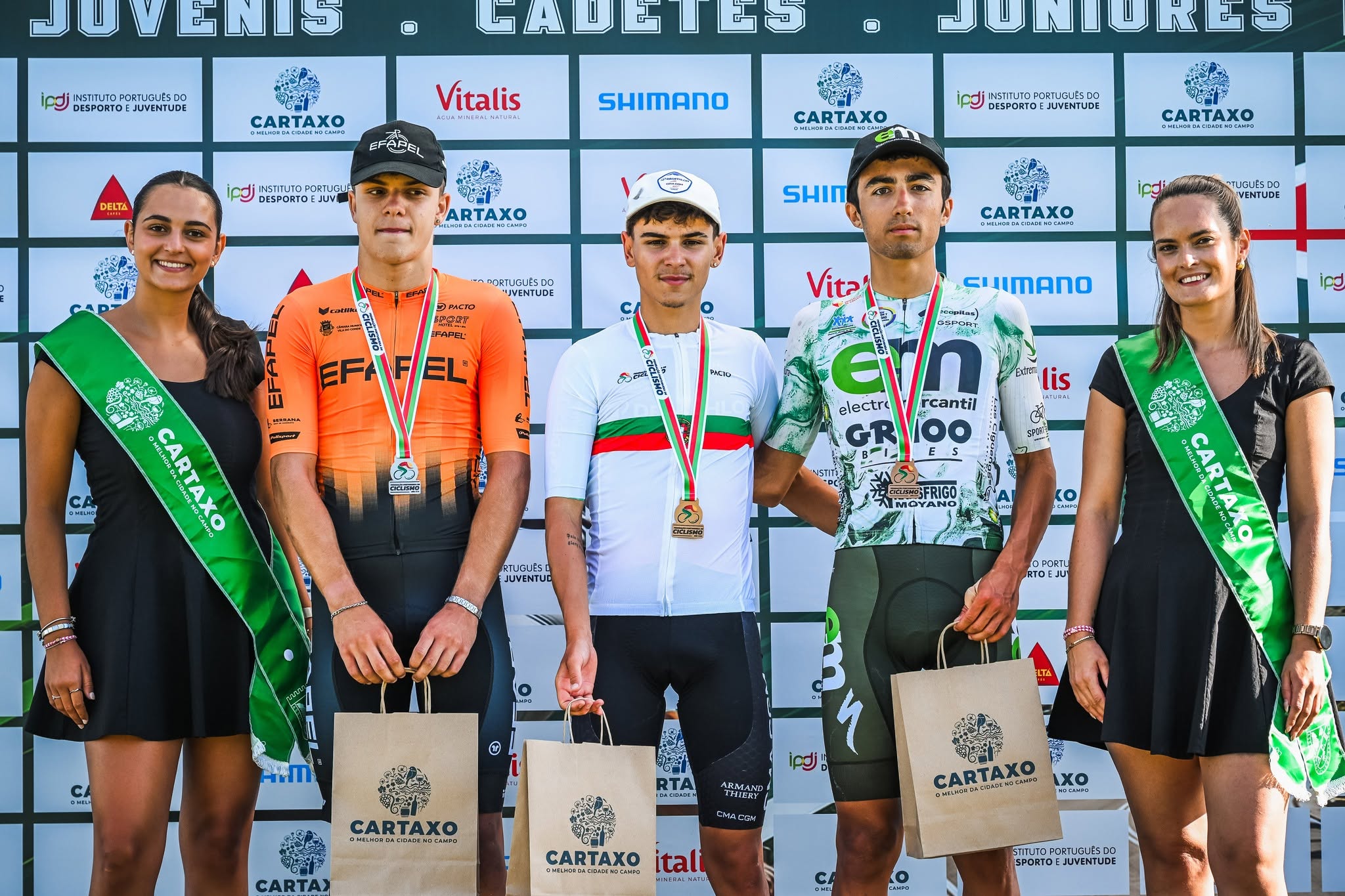 O pódio dos juniores masculinos com Francisco Cardoso, Gonçalo Costa e Tomás Mateus
