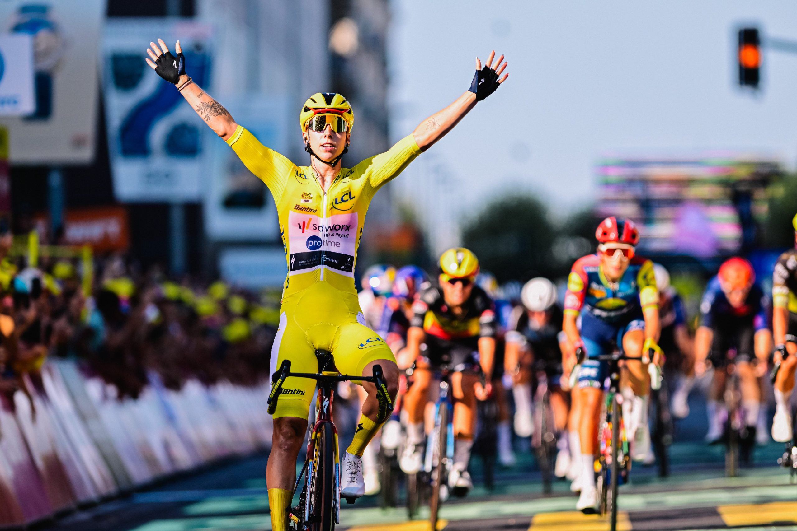Lorena Wiebes faz o “bis” na etapa 2 do Tour de France Femmes!