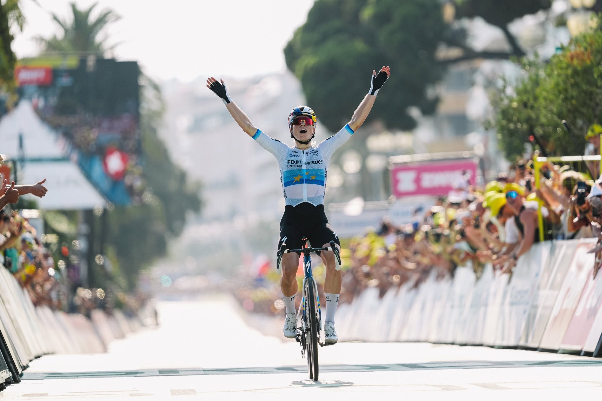 Demi Vollering bisa na etapa 8 do Tour de France Femmes e sobe à liderança da geral!