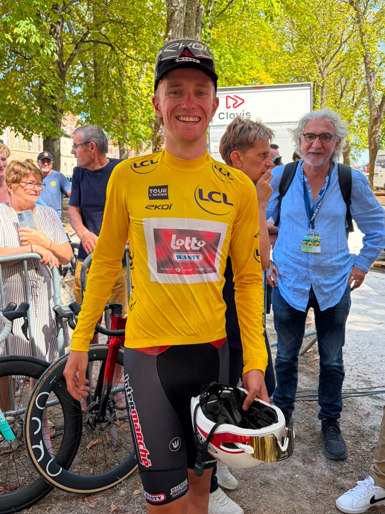 Niels Driesen volta a envergar a camisola amarela no Tour de l'Avenir (Foto: Lotto-Groupe Wanty)