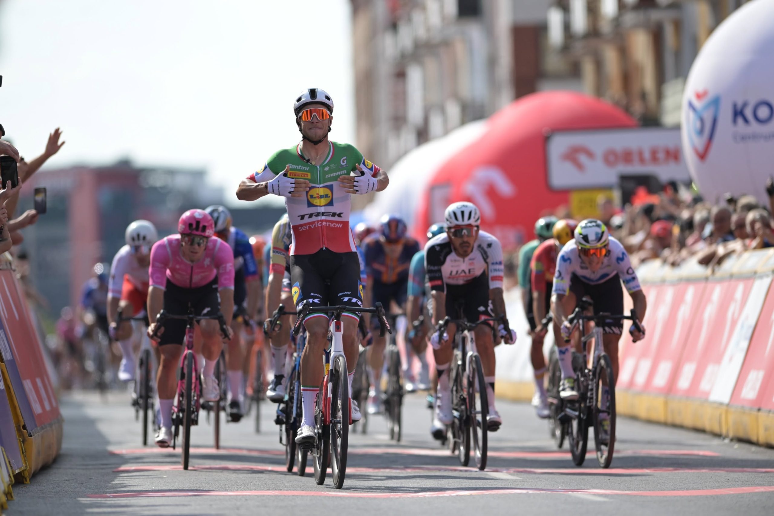 Jonathan Milan estreia-se como campeão italiano com vitória na etapa 1 do Tour de Pologne!