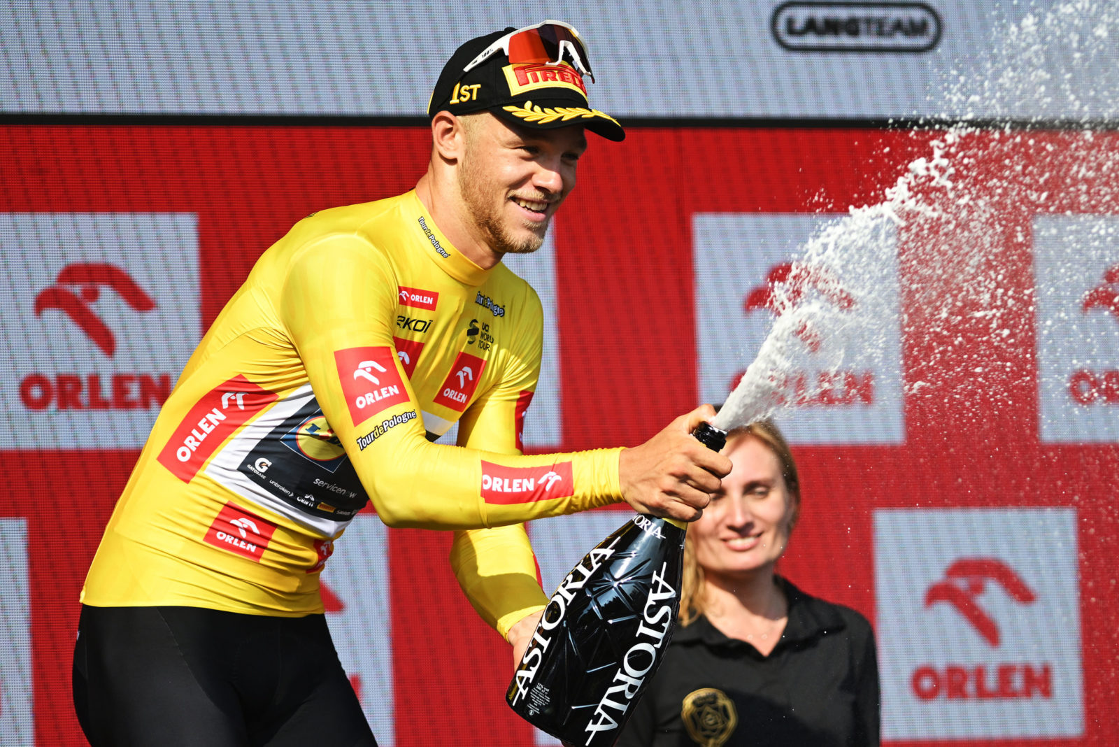 Jonathan Milan segue o camisola amarela do Tour de Pologne