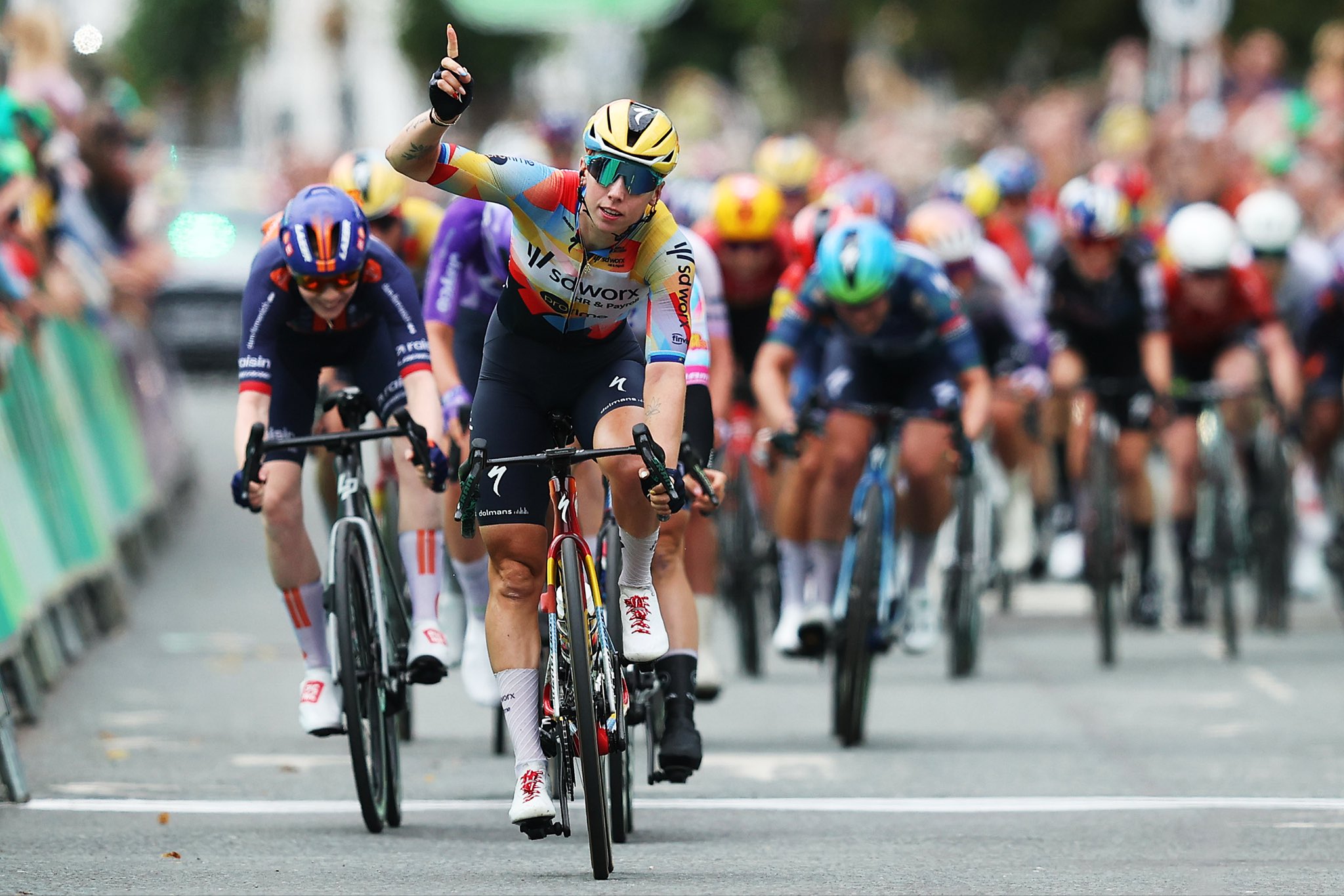 Lorena Wiebes conquista etapa 1 do Tour of Britain Women com sprint dominador!