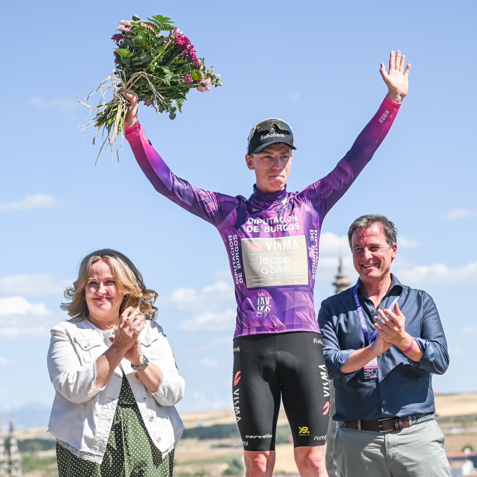 Matthew Brennan é o primeiro camisola roxa da Vuelta a Burgos (Foto: Vuelta a Burgos)