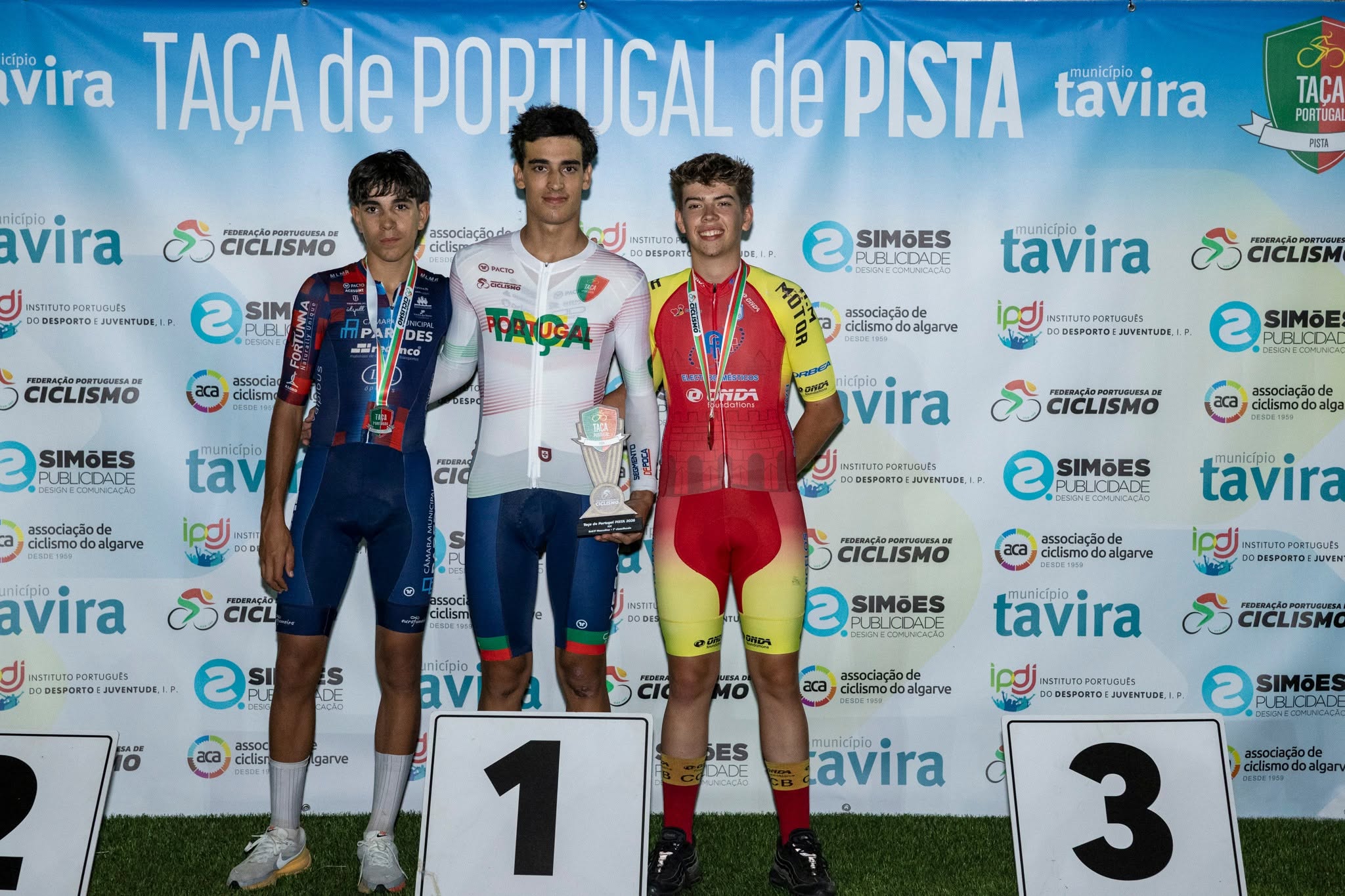 O pódio da Taça de Portugal do Km dos cadetes masculinos com Martim Quitério, Bruno Nogueira e Rodrigo Assunção