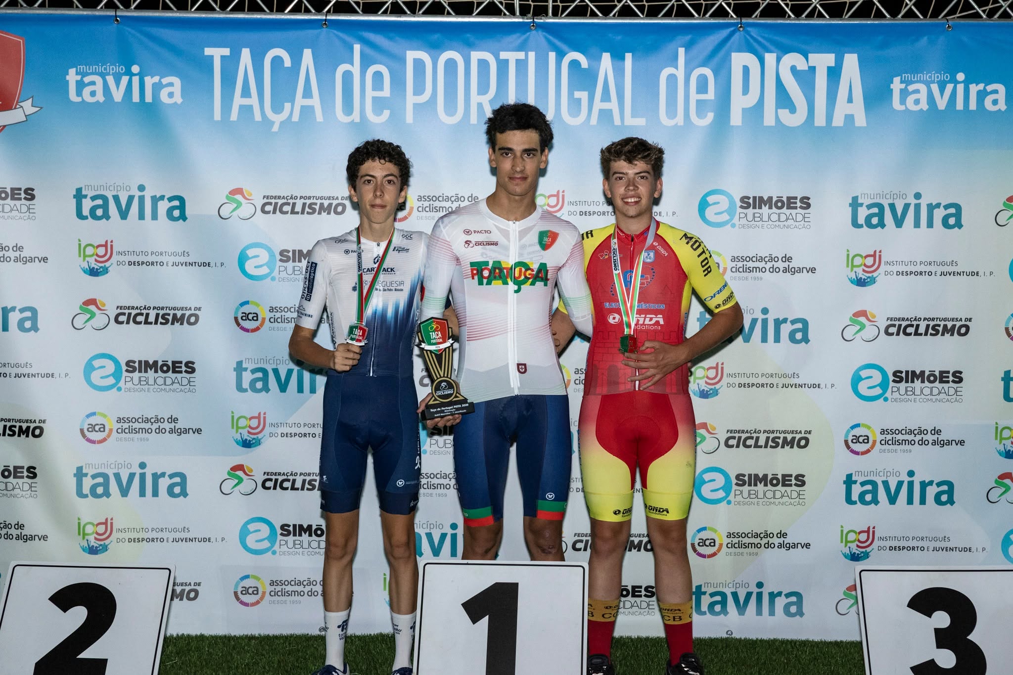 O pódio da Taça de Portugal de Eliminação dos cadetes masculinos com Guilherme Marreiros, Bruno Nogueira e Rodrigo Assunção