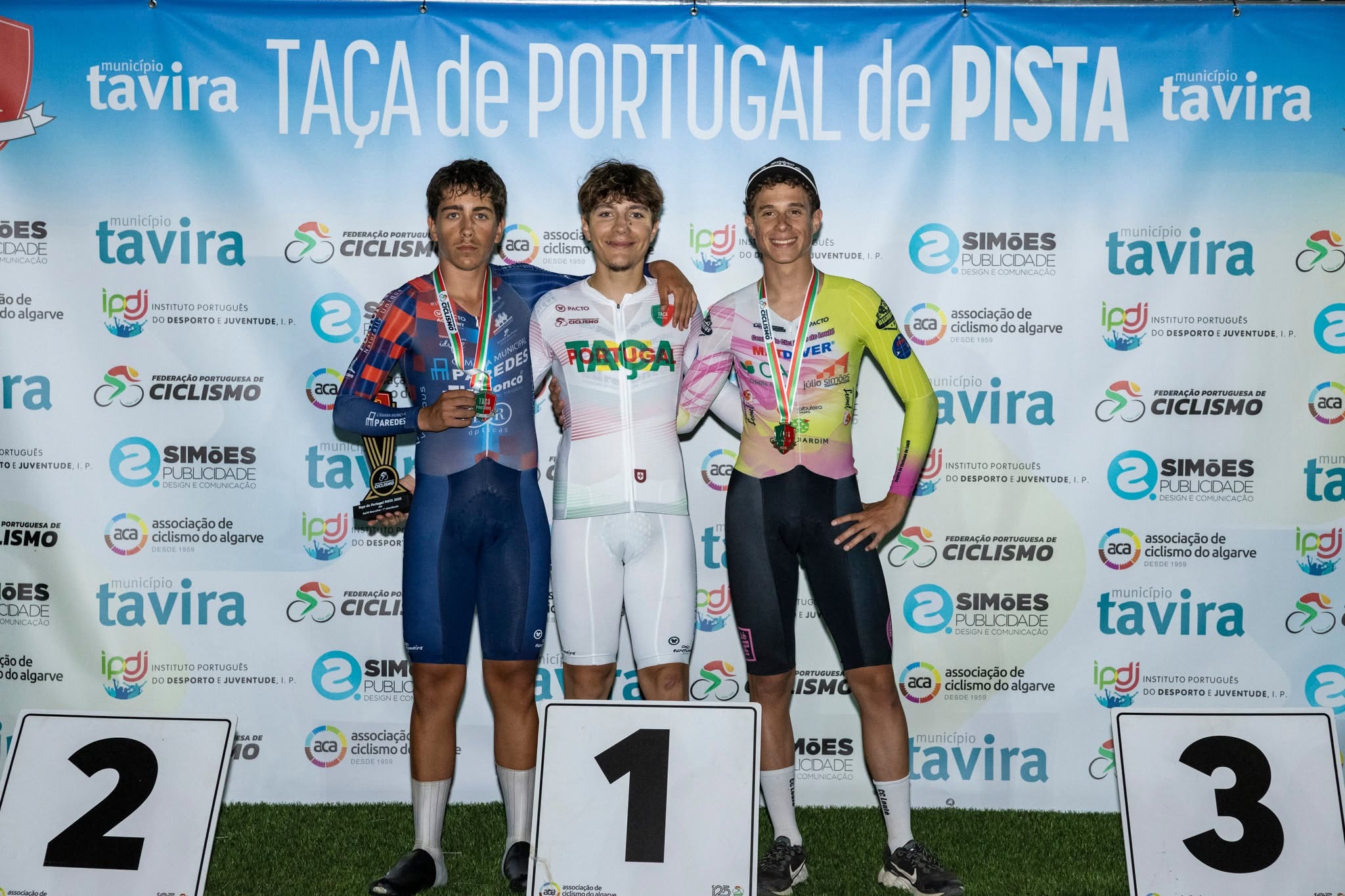 O pódio da Taça de Portugal do Km dos juniores masculinos com Ricardo Almeida, João Silva e Rodrigo Felisberto