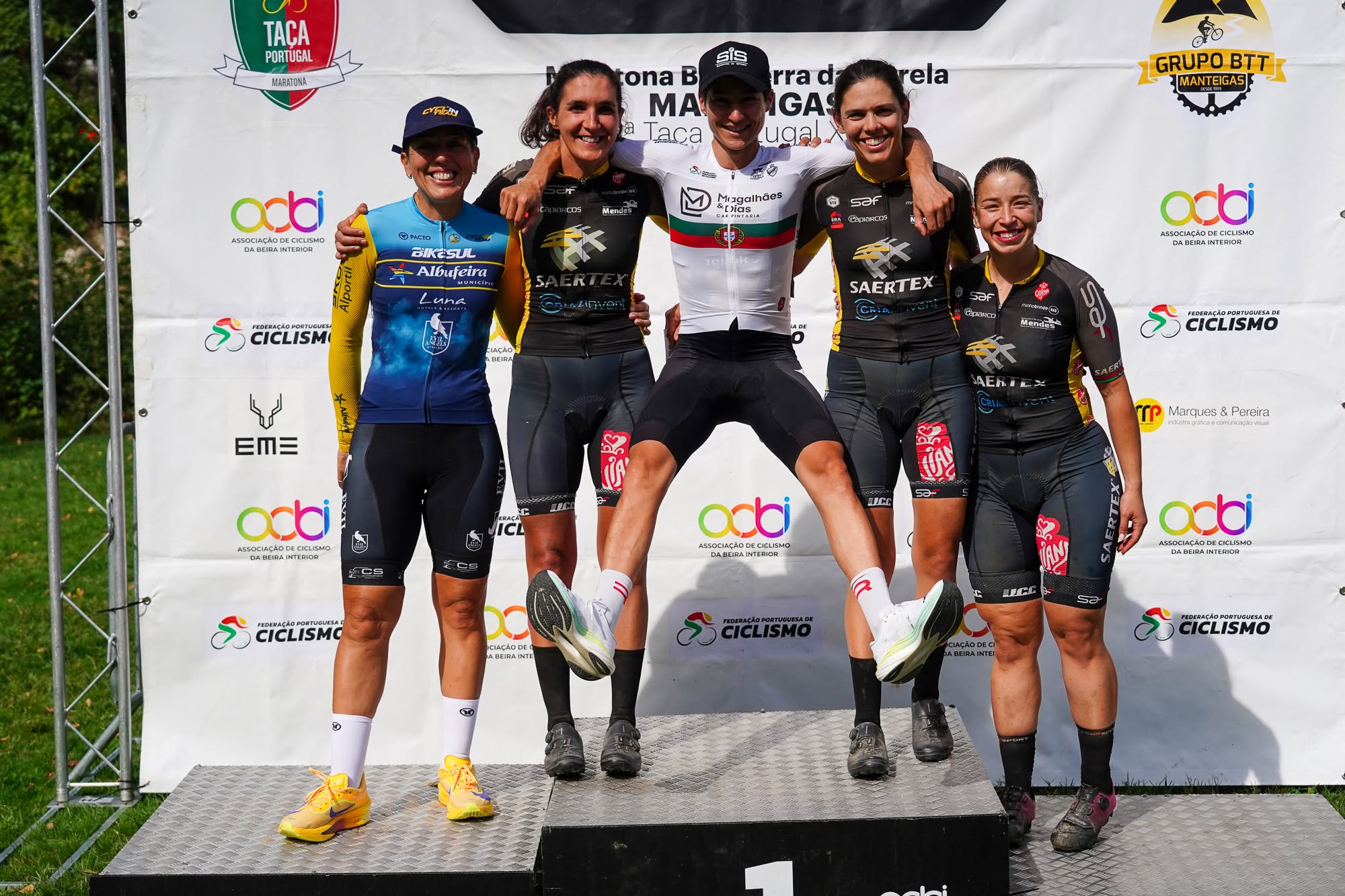 O pódio das elites femininas em Manteigas com Celina Carpinteiro, Tânia Lima, Melissa Maia, Leandra Gomes e Melissa Sobral