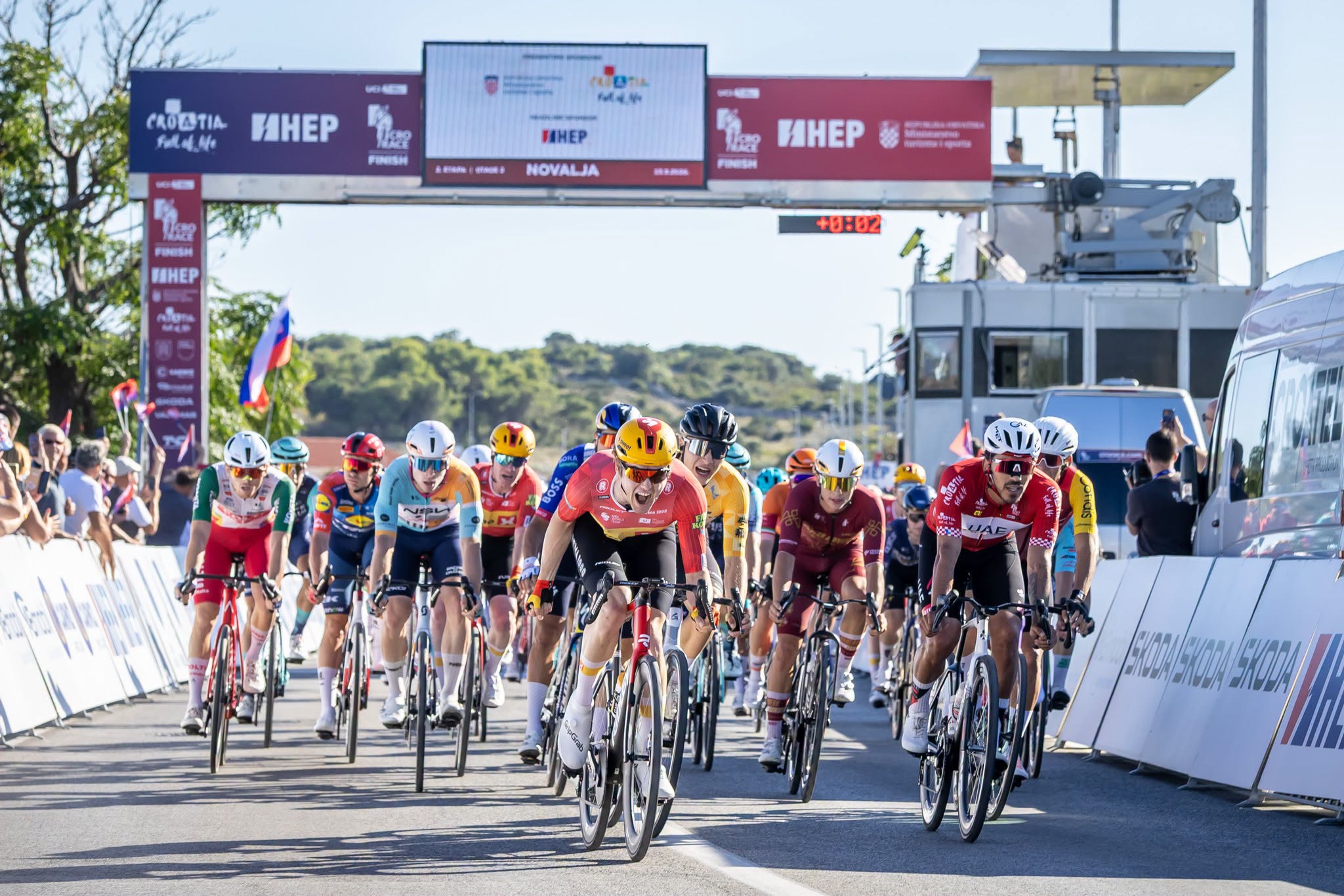Carl-Frederik Bevort surpreende e conquista etapa 2 da CRO Race!