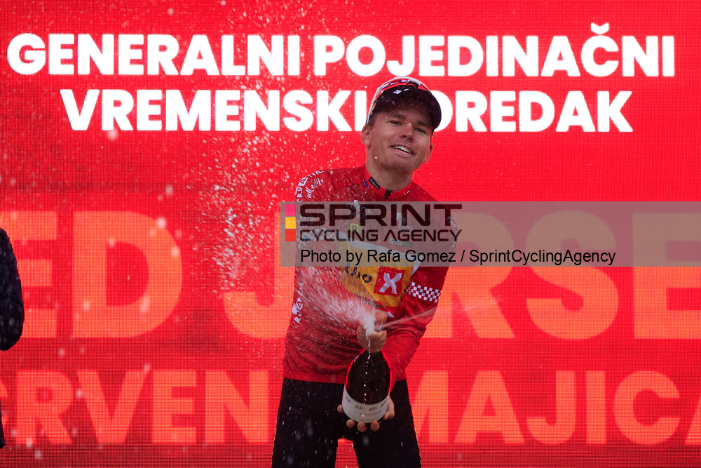 Tobias Svarre é o novo camisola vermelha da CRO Race (Foto: Rafa Gomez/SprintCyclingAgency©2026)