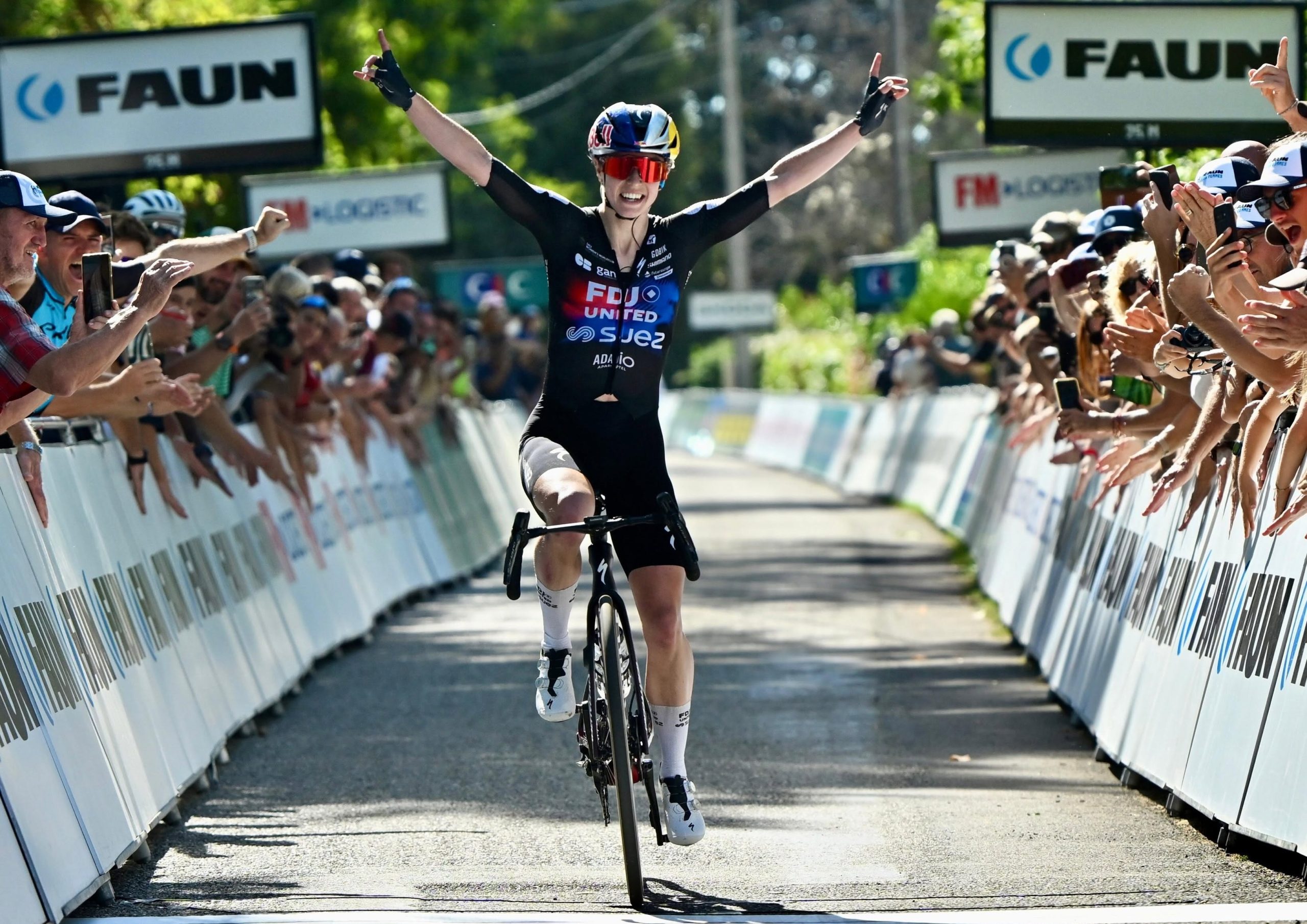 Lauren Dickson vence etapa final do Faun Tour Femmes! Juliette Berthet conquista geral!