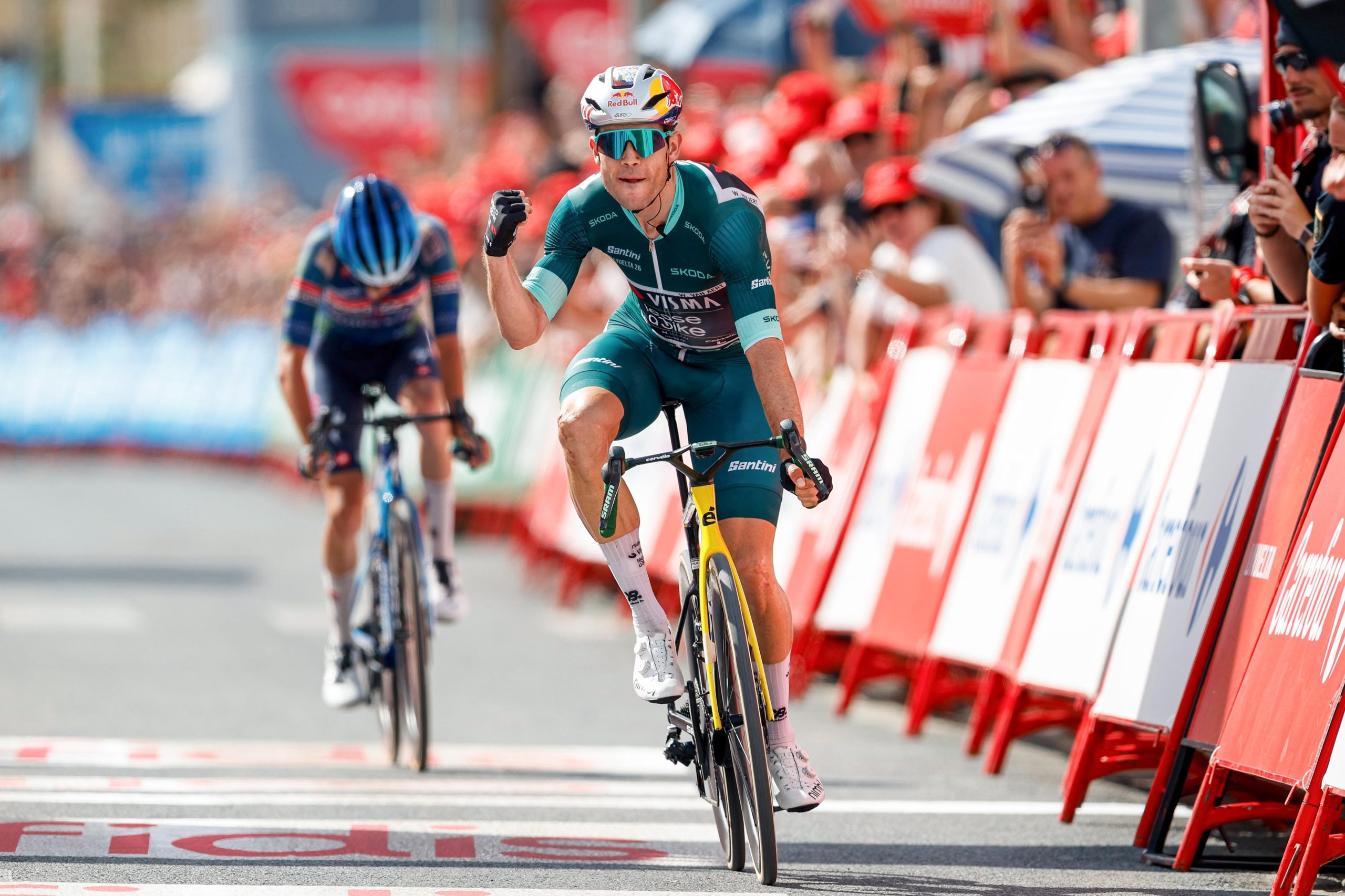 Wout van Aert conquista etapa 13 da La Vuelta, após show de força da Team Visma | Lease a Bike!