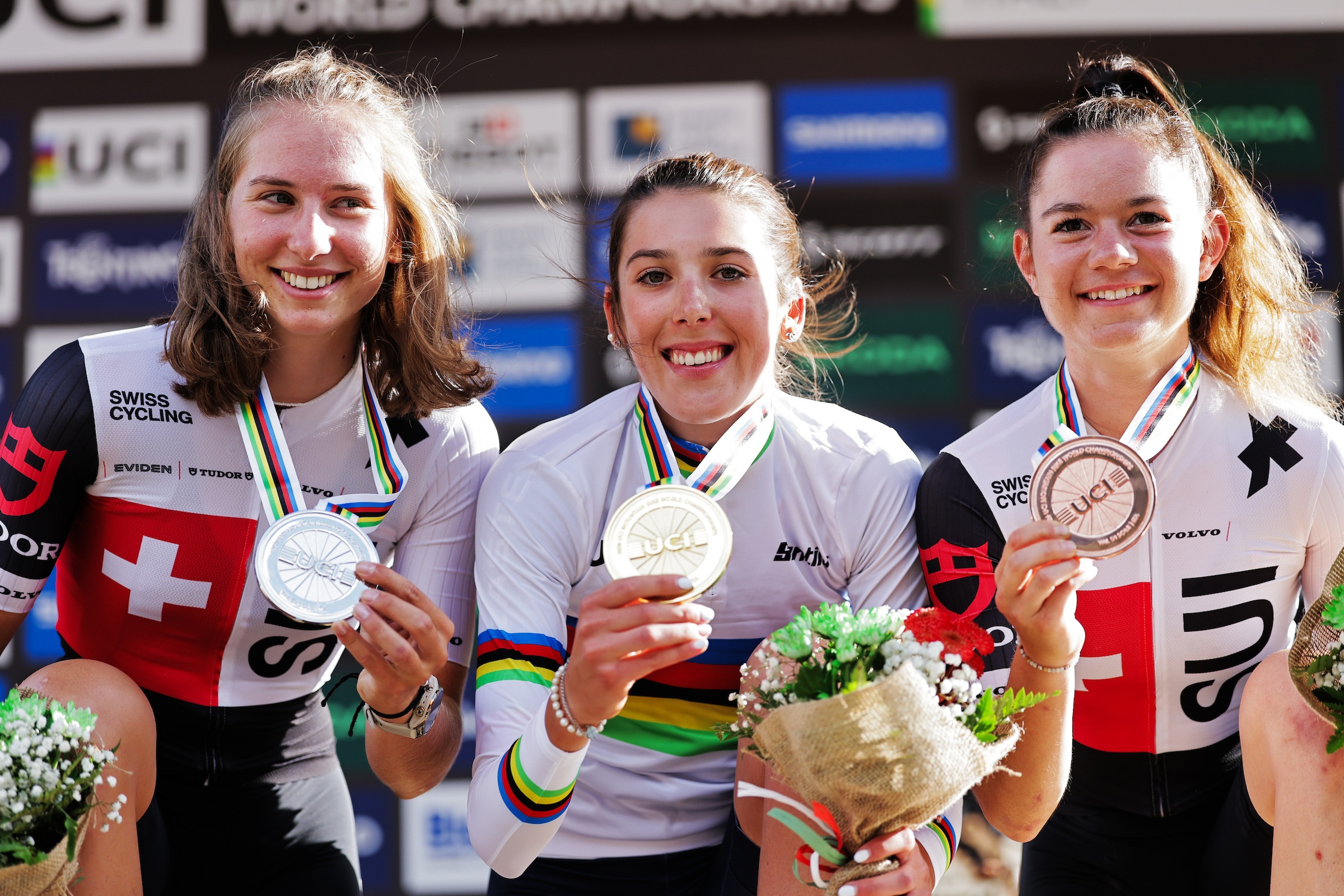 O pódio das sub-23 femininas com Anina Hutter, Valentina Corvi e Monique Halter