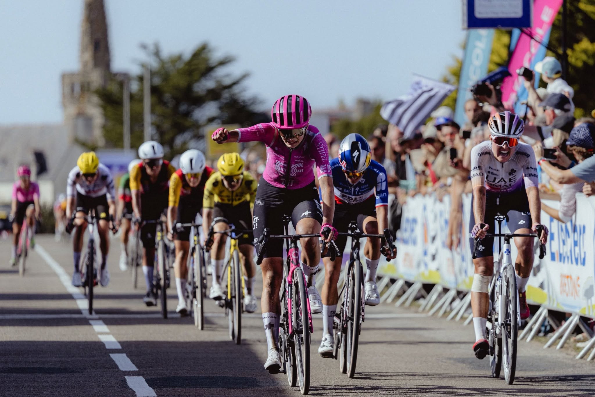 Nina Berton surpreende e conquista Pointe du Raz Ladies Classic!