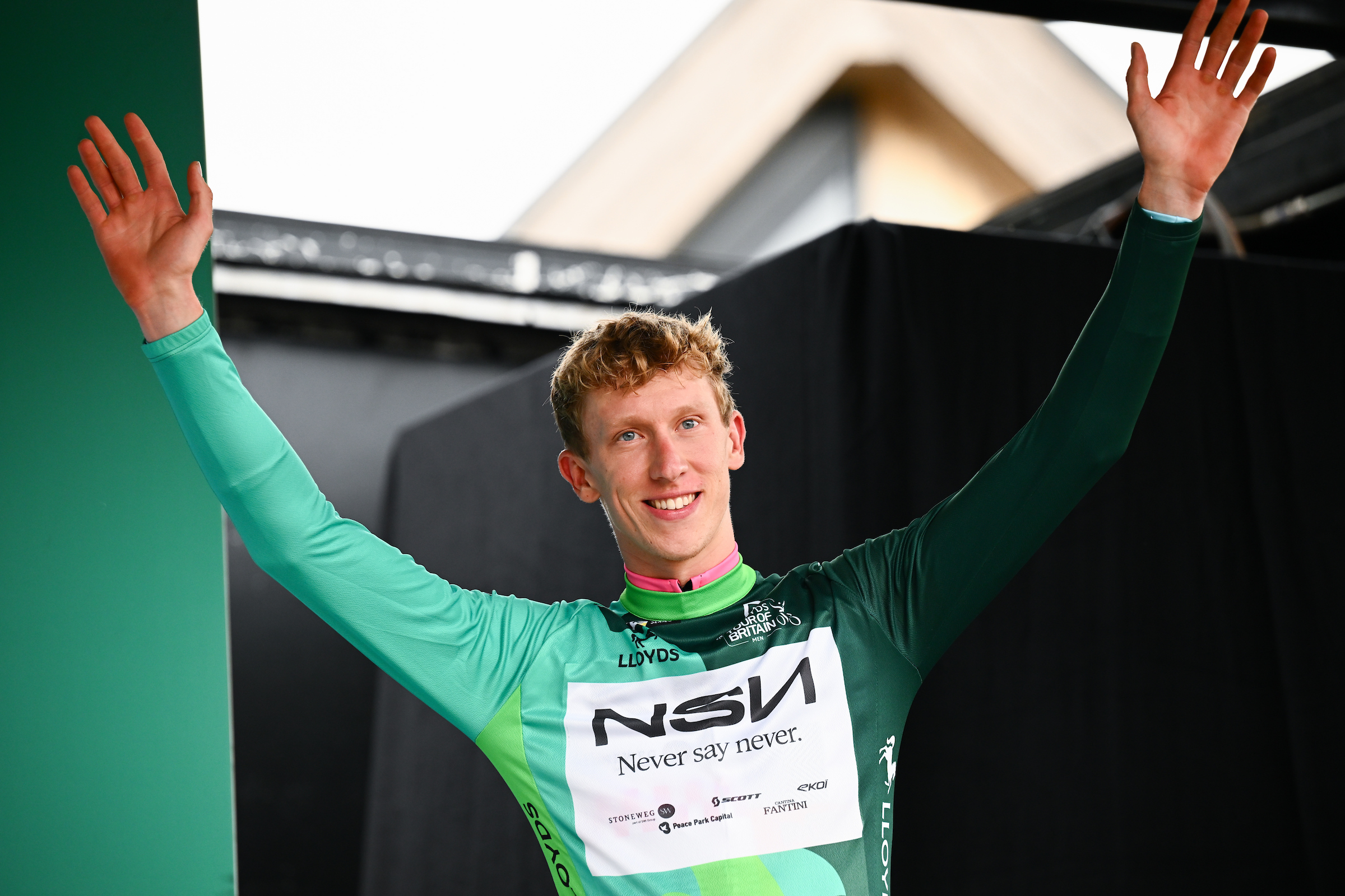 Lewis Askey segue o camisola verde do Tour of Britain (Foto: NSN Cycling Team)