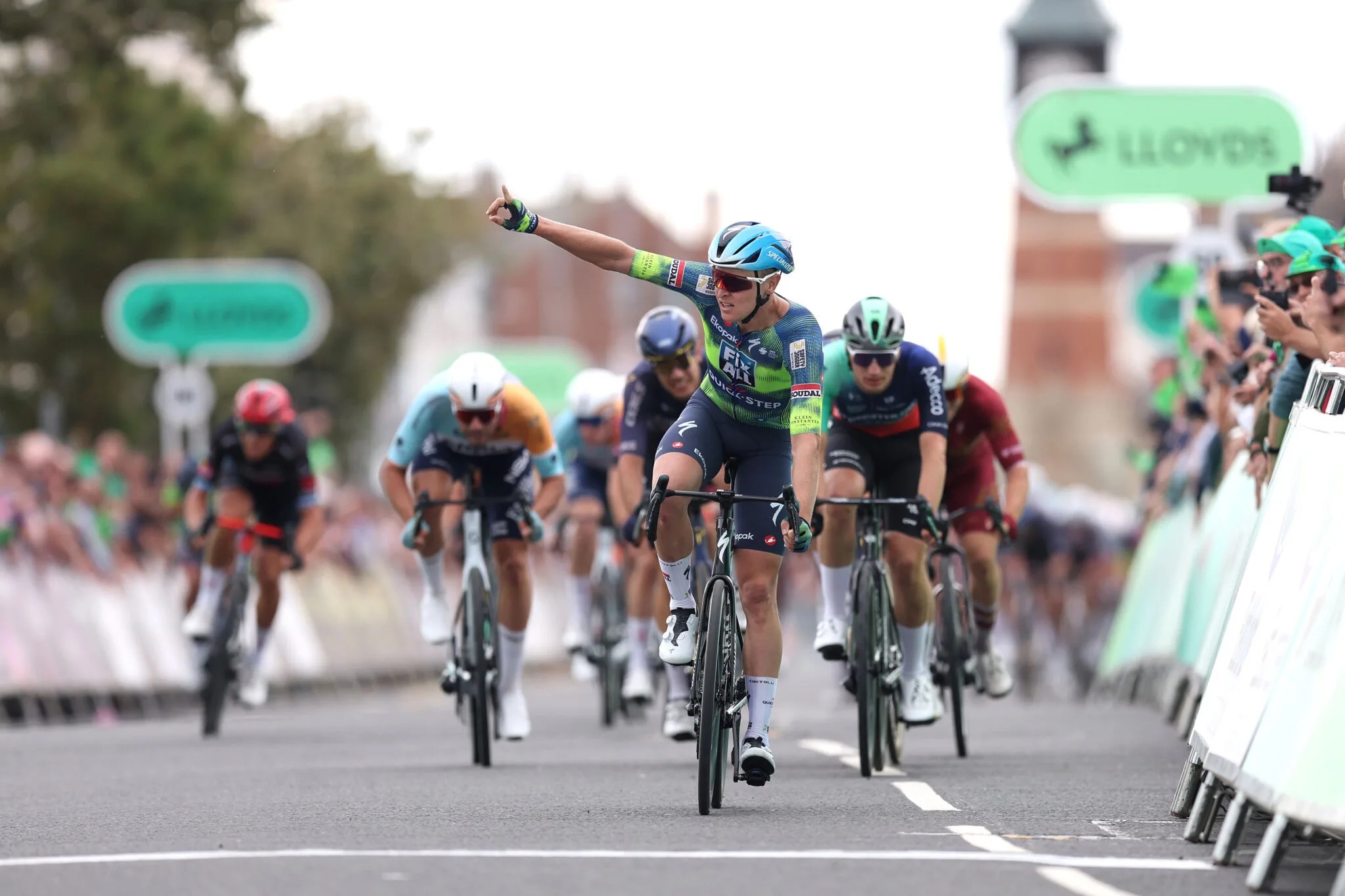 Tim Merlier conquista etapa 2 do Tour of Britain com sprint demolidor!