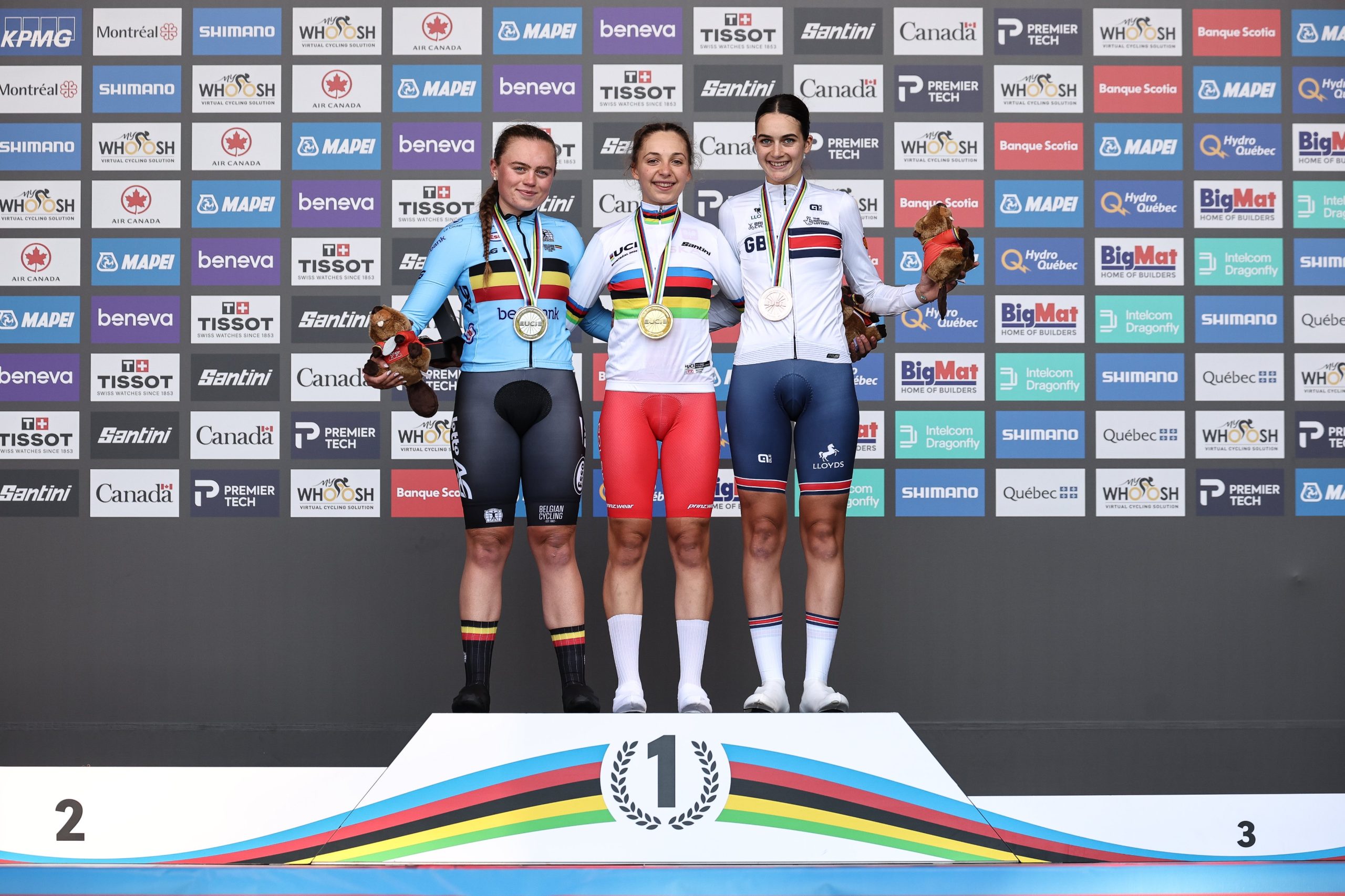 O pódio do contrarrelógio das juniores femininas nos Campeonatos do Mundo com Yana Decruyenaere, Maria Okrucinska e Aalia Clay