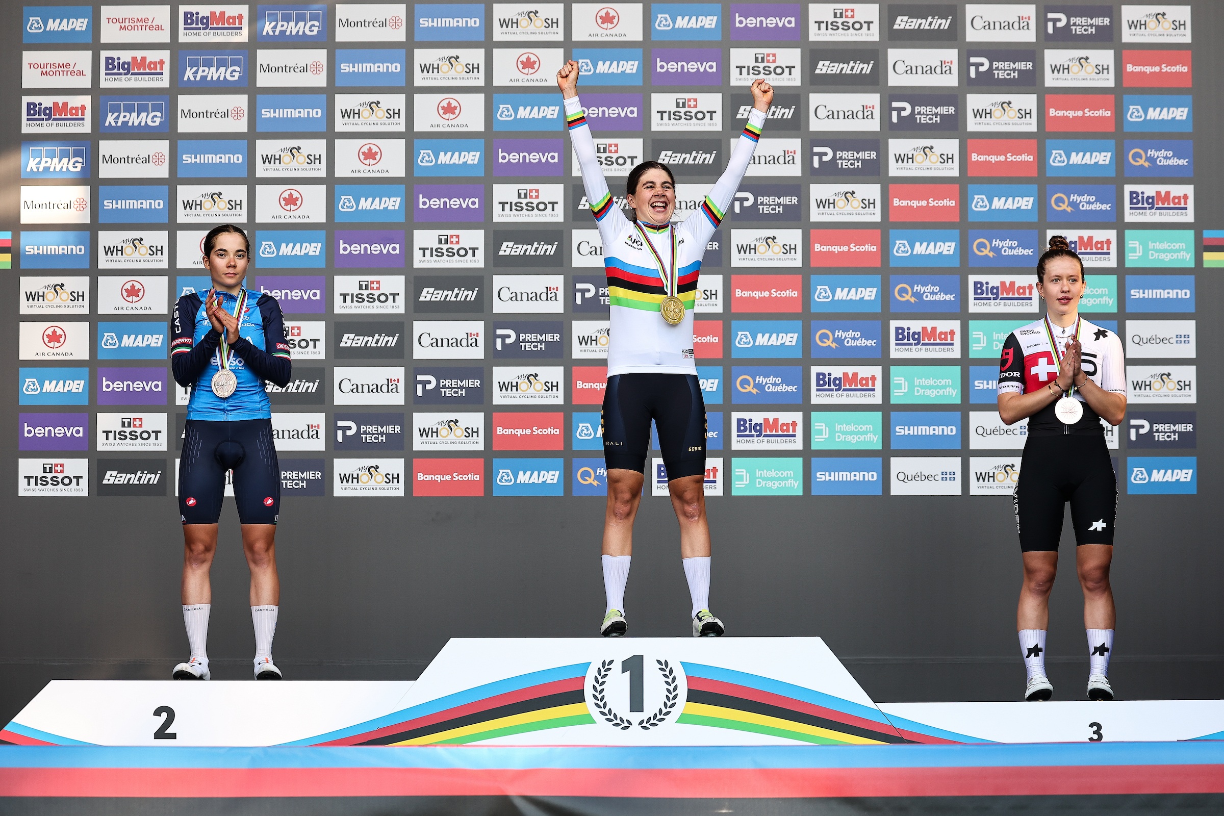 O pódio da prova de fundo das juniores femininas nos Campeonatos do Mundo com Matilde Rossignoli, Alejandra Neira e Anja Grossmann (Foto: UCI)