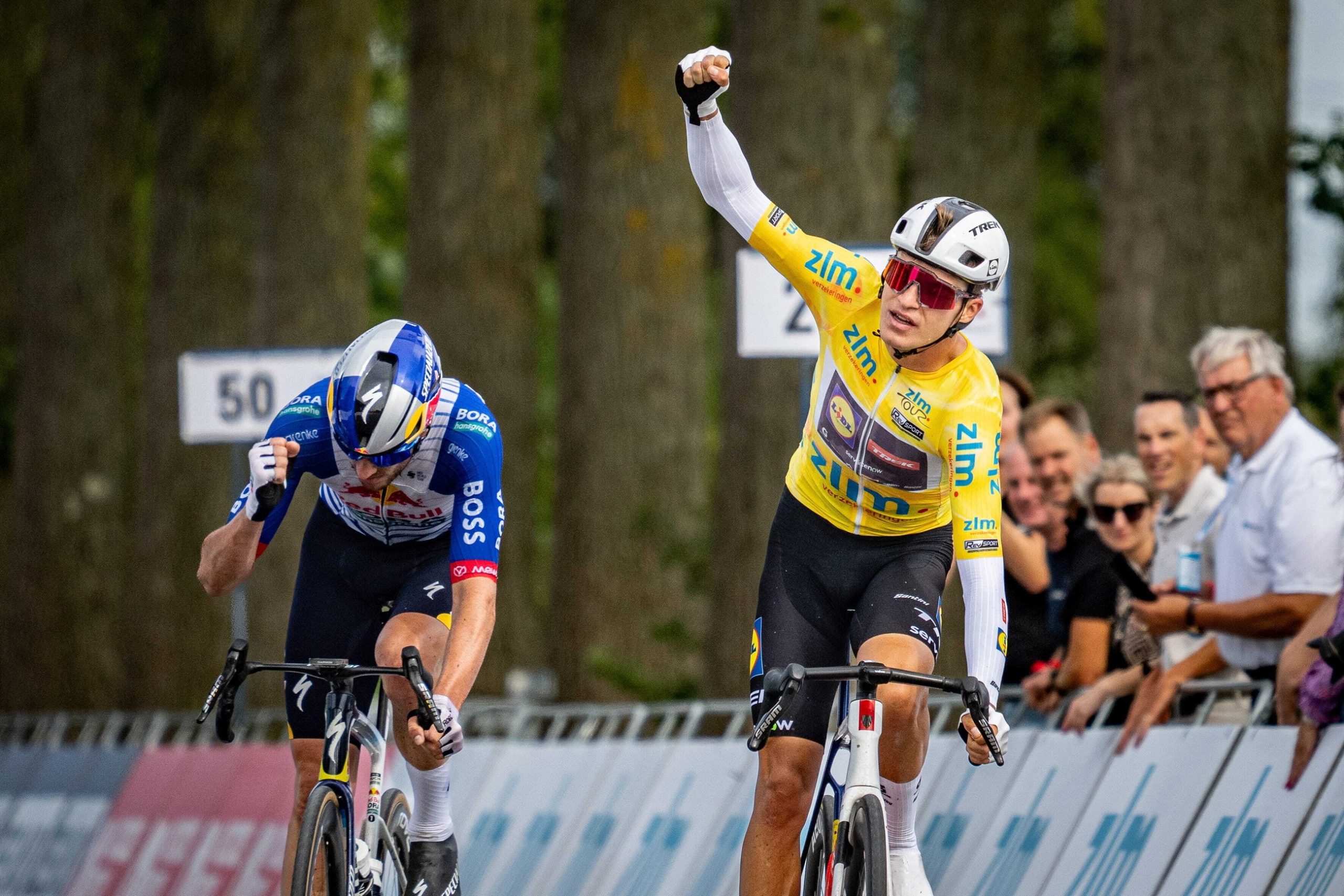 Mathias Vacek bisa em dia de echelons no ZLM Tour!