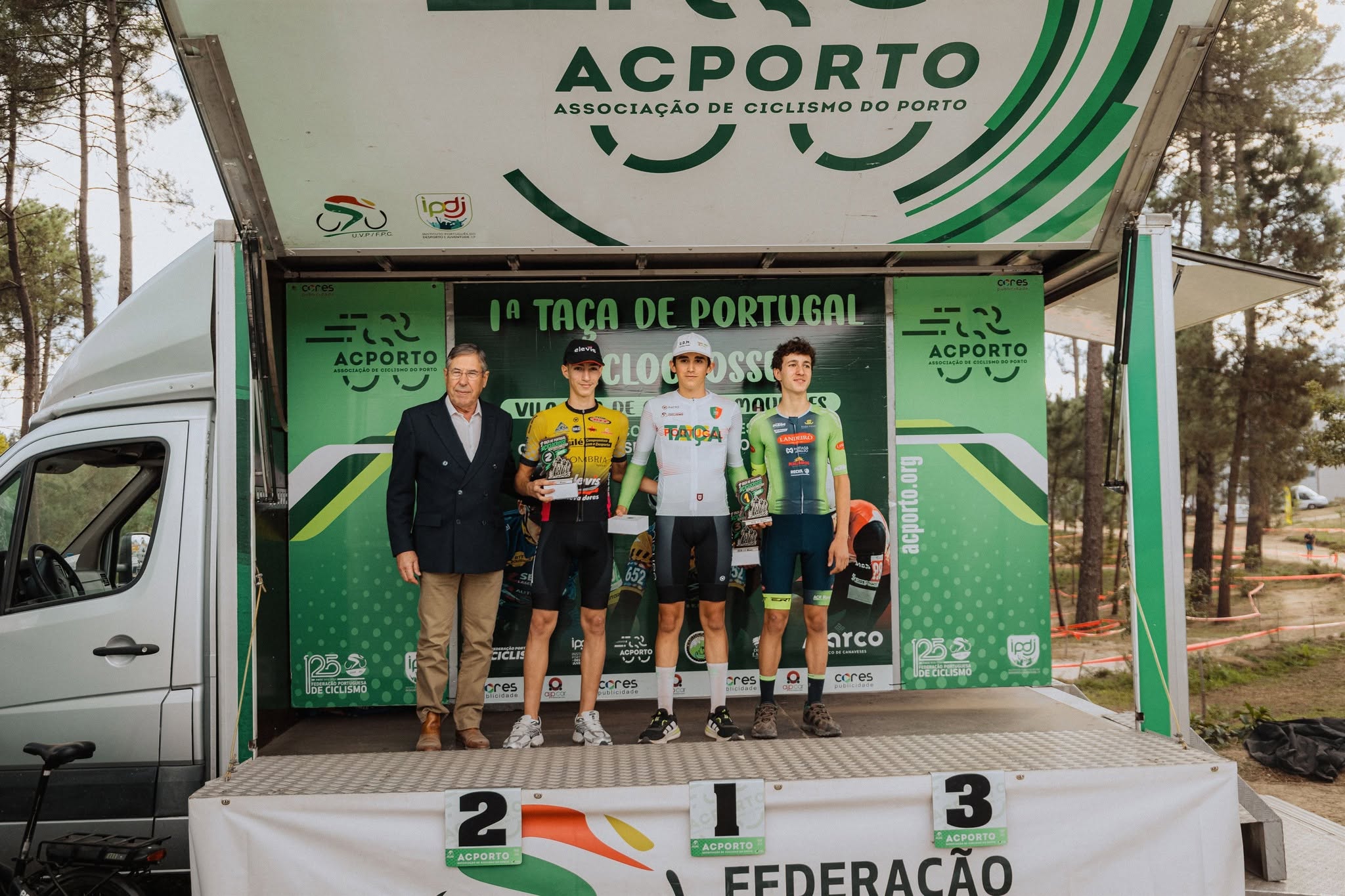 O pódio dos cadetes masculinos com Afonso Barros, Luís Ferreira e Samuel Gomes