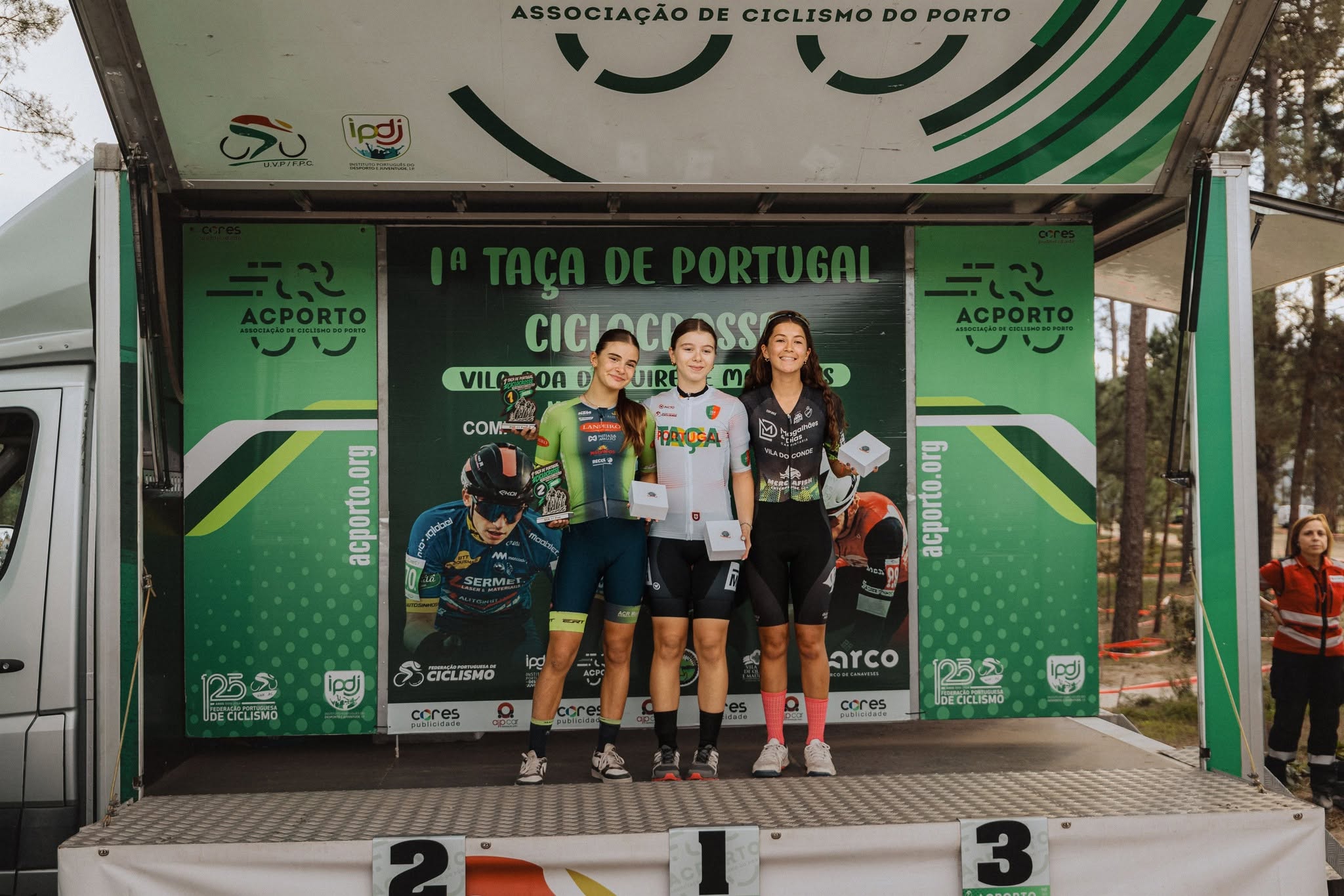 O pódio das cadetes femininas com Matilde Fernandes, Matilde Correia e Mariana Ribeiro