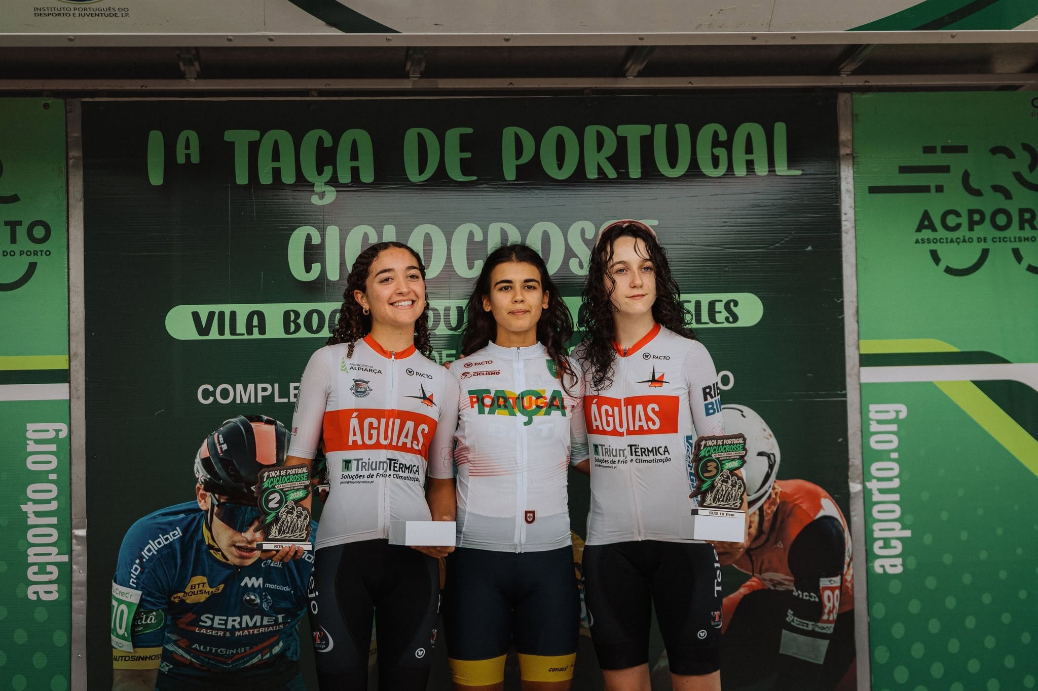 O pódio das juniores femininas com Carolina Aurélio, Maria Oliveira e Francisca Grazina
