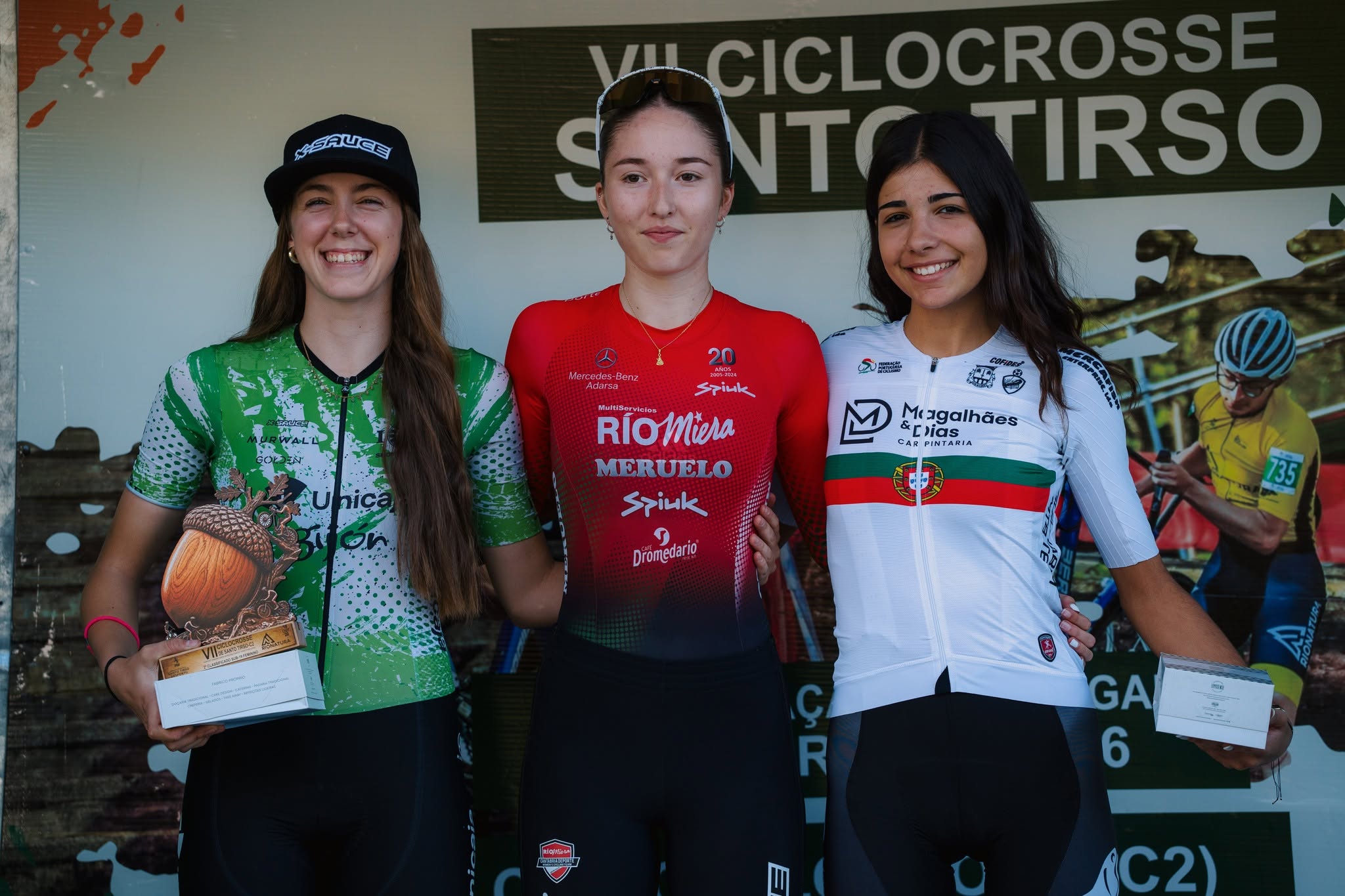 O pódio das juniores femininas com Maria Sirera, Claudia Martinez e Rita Fontinhas
