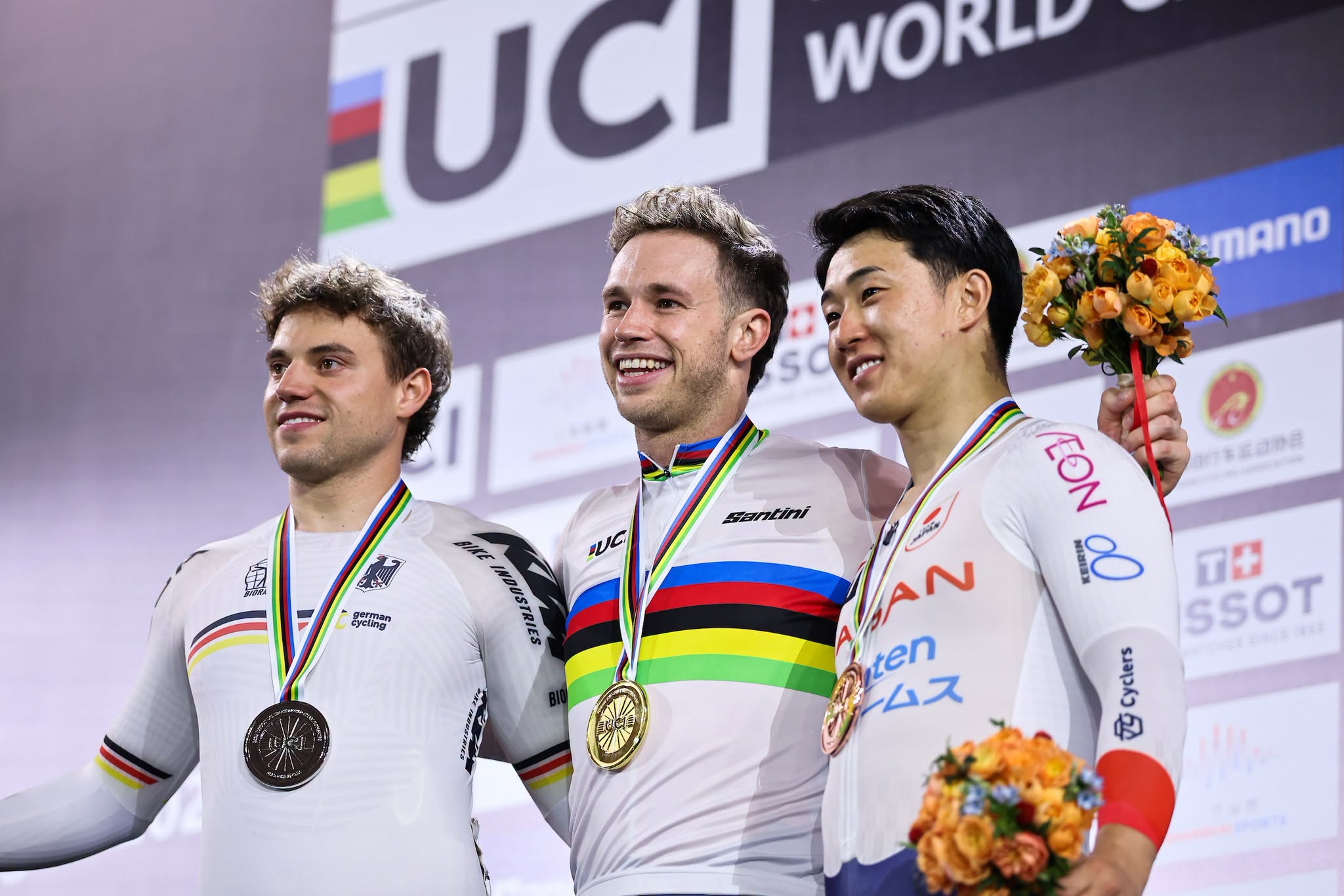 O pódio do Keirin masculinos nos Campeonatos do Mundo de Pista com Maximilian Dörnbach, Harrie Lavreysen e Shinji Nakano (Foto: UCI)
