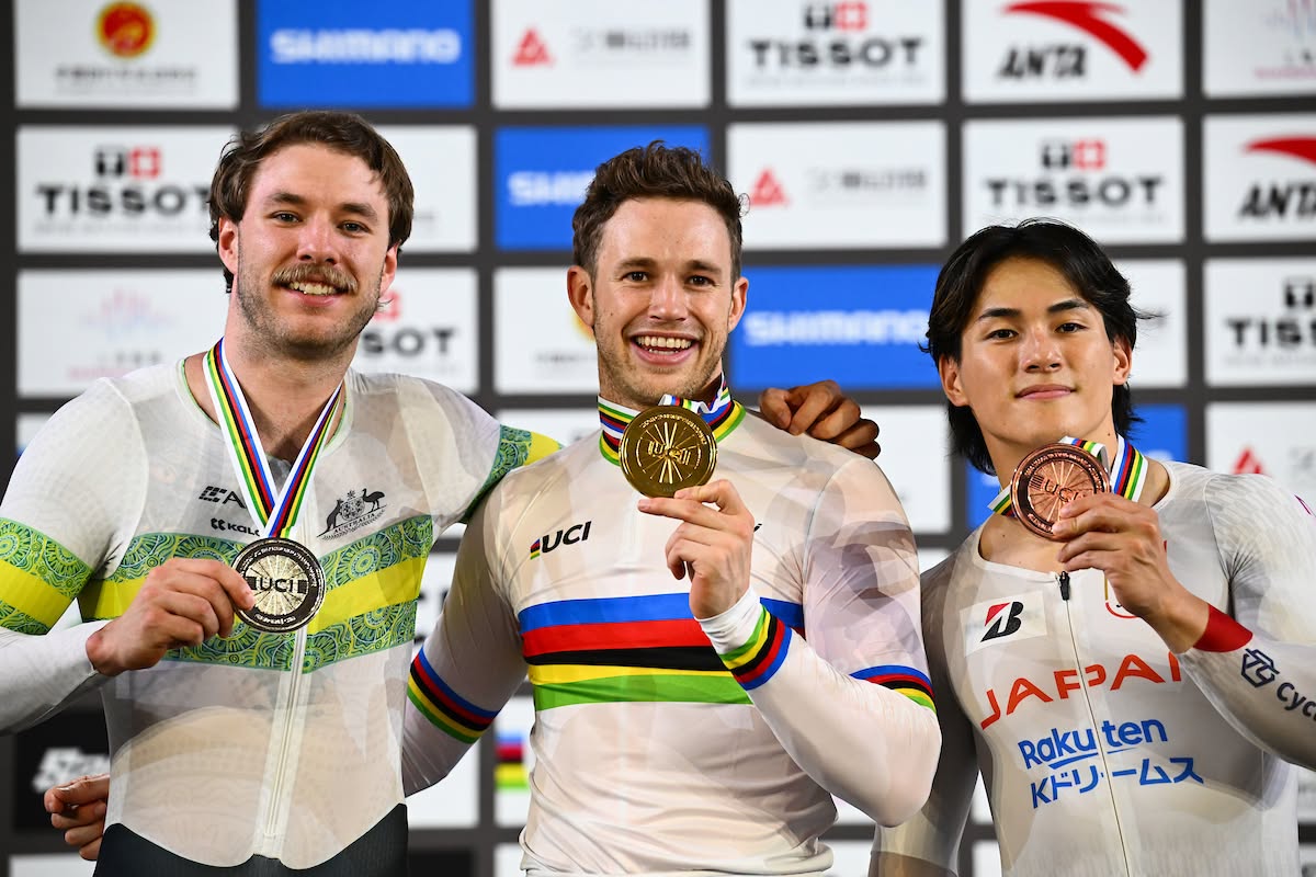 O pódio do Sprint masculino com Leigh Hoffman, Harrie Lavreysen e Kaiya Ota (Foto: UCI)