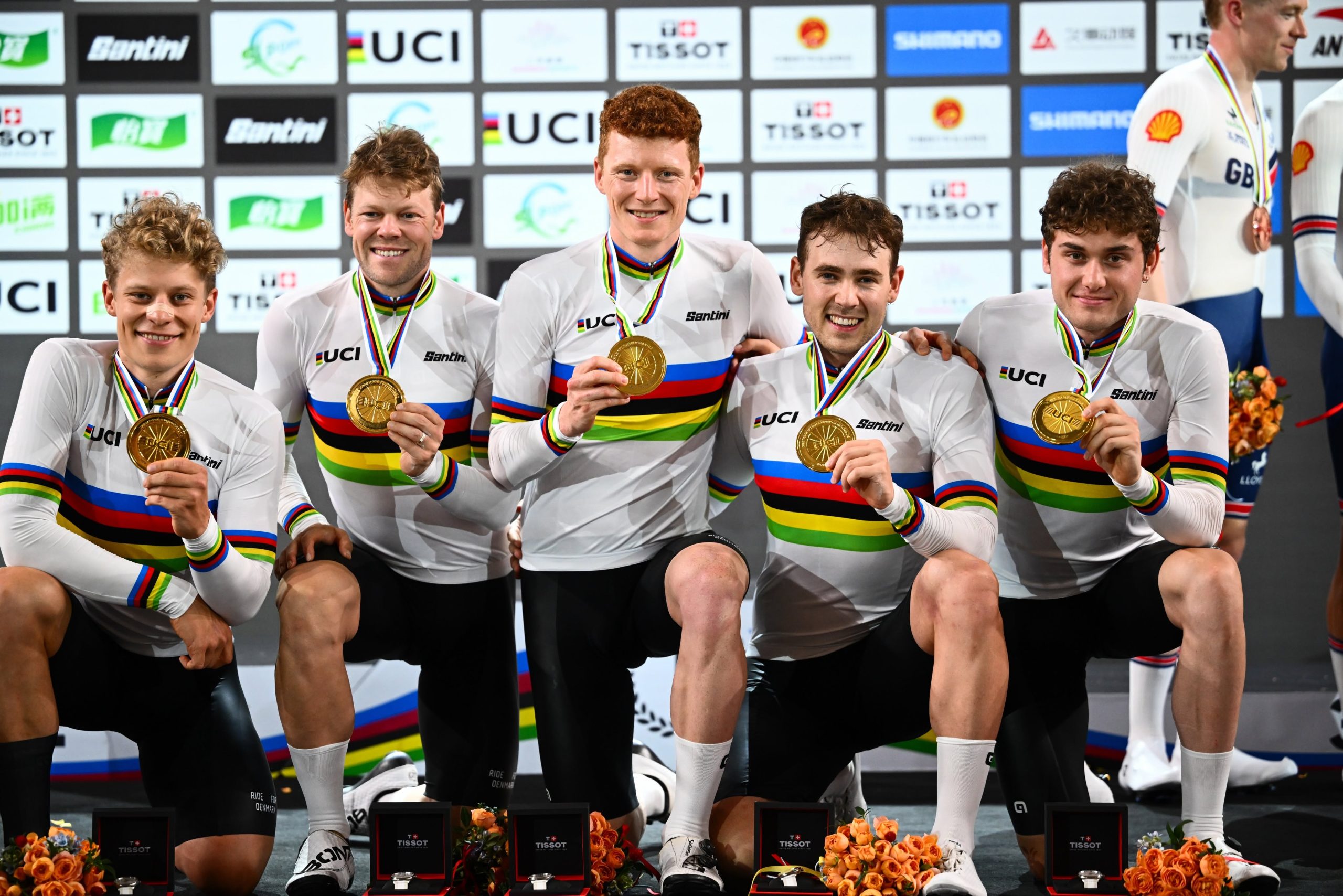 Tobias Hansen, Lasse Leth, Frederik Madsen, Ramus Pedersen e Carl-Frederik Bevort deram mais um Ouro à Dinamarca na Perseguição Coletiva (Foto: Danmarks Cykle Union)