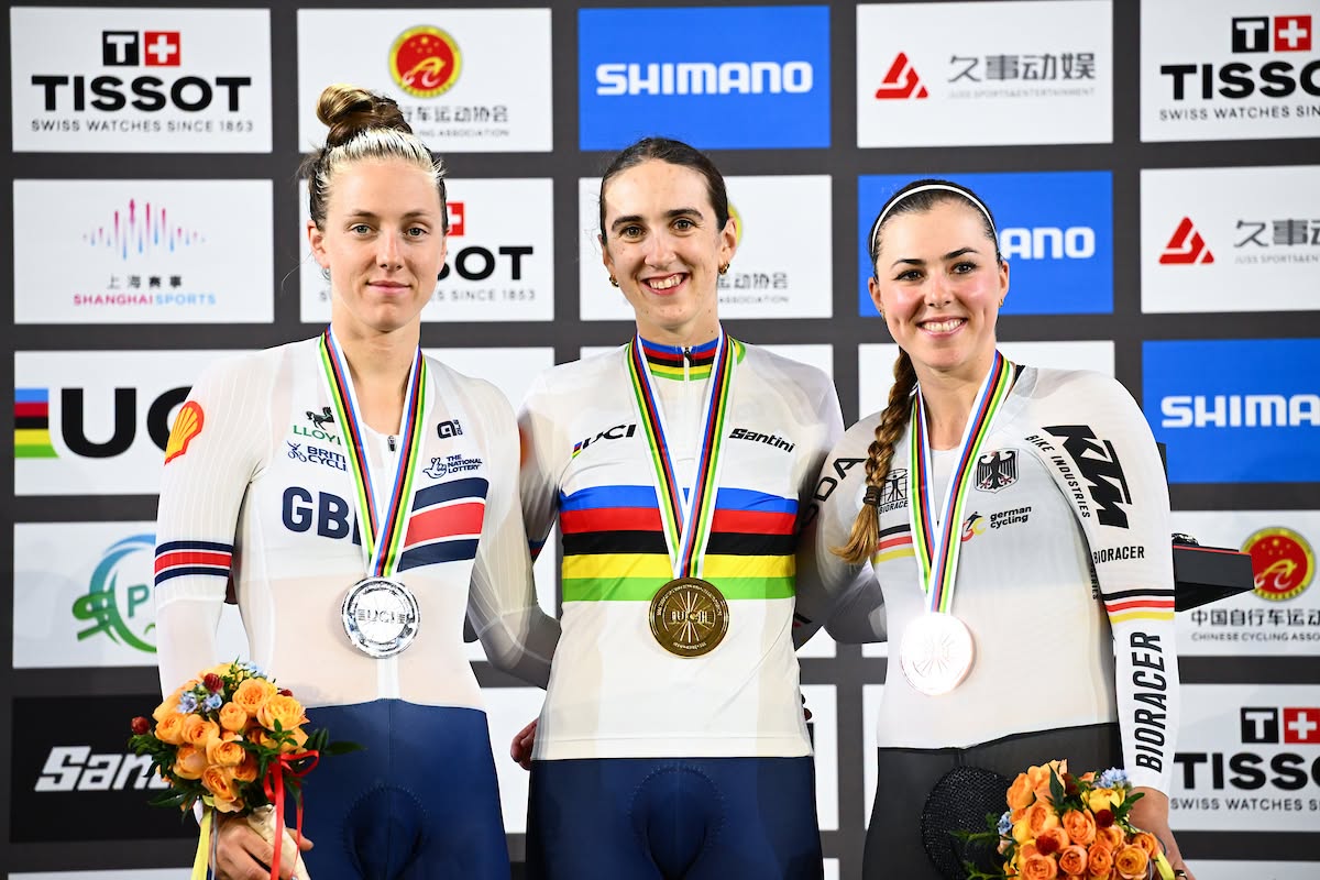 O pódio da Perseguição Individual feminina com Josie Knight, Millie Couzens e Lisa Klein (Foto: UCI)
