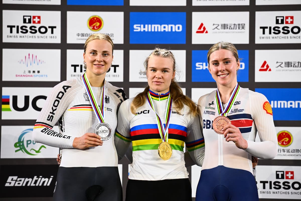 O pódio do Keirin feminino com Lea Sophie Friedrich, Alina Lysenko e Emma Finucane (Foto: UCI)
