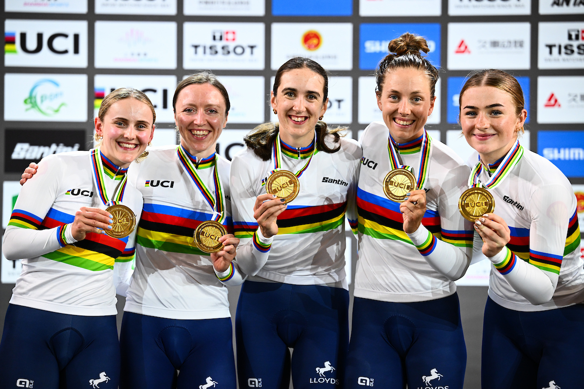 Megan Barker, Anna Morris, Millie Couzens, Josie Knight e Erin Boothman deram mais um Ouro à Grã-Bretanha nestes Campeonatos do Mundo (Foto: British Cycling)
