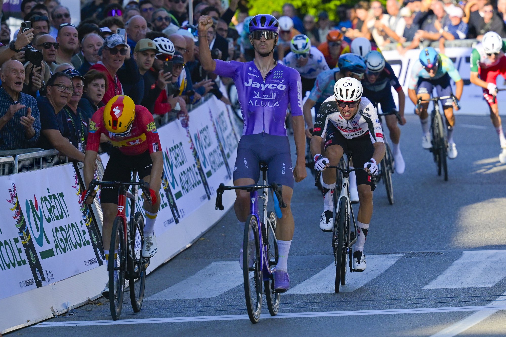 Alessandro Covi regressa às vitórias no Giro del Veneto!
