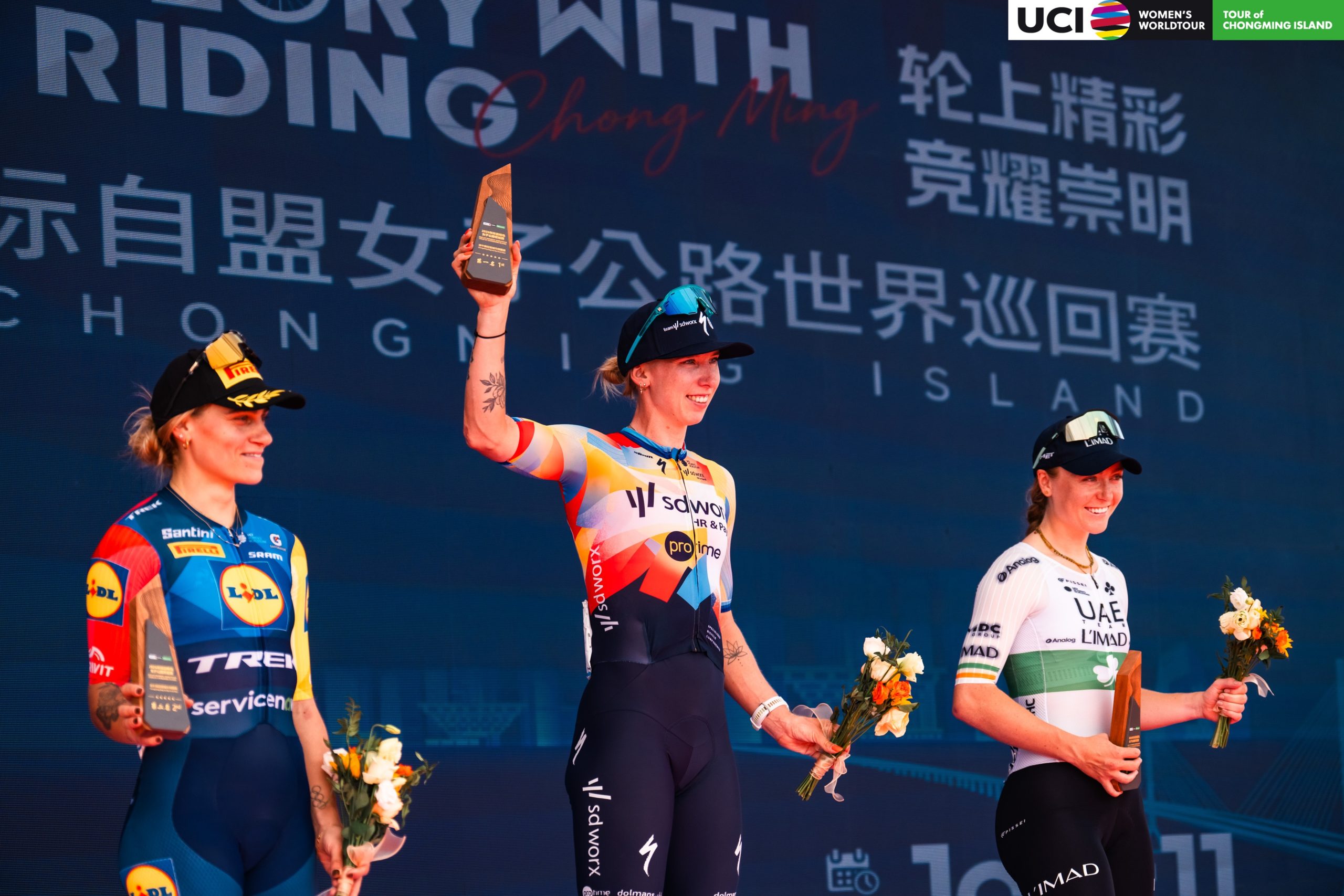 O pódio da etapa 1 do Tour of Chongming Island com Clara Copponi, Lorena Wiebes e Lara Gillespie