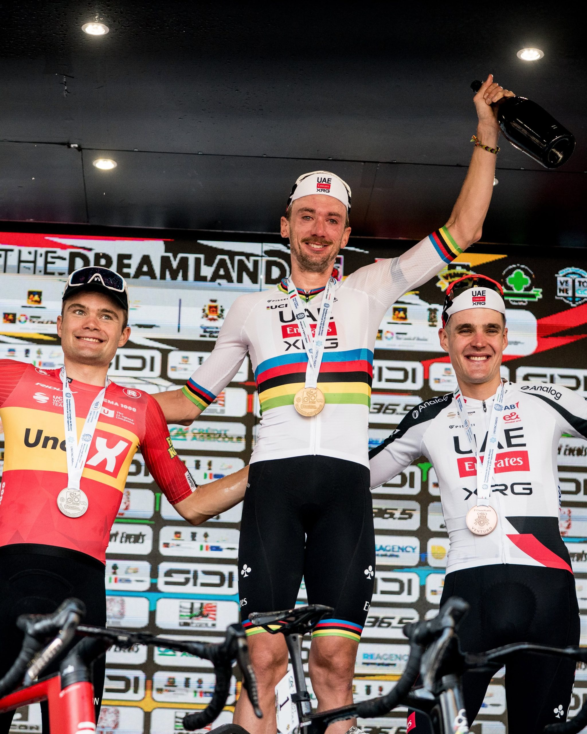 O pódio da Veneto Classic com Anthon Charmig, Brandon McNulty e Pavel Sivakov (Foto: Veneto Classic)